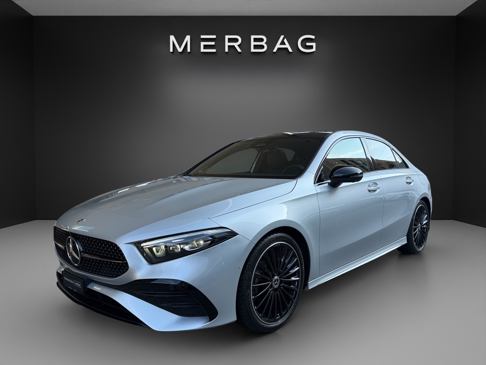 MERCEDES-BENZ A 180 AMG Line 7G-DCT Sedan-image-2