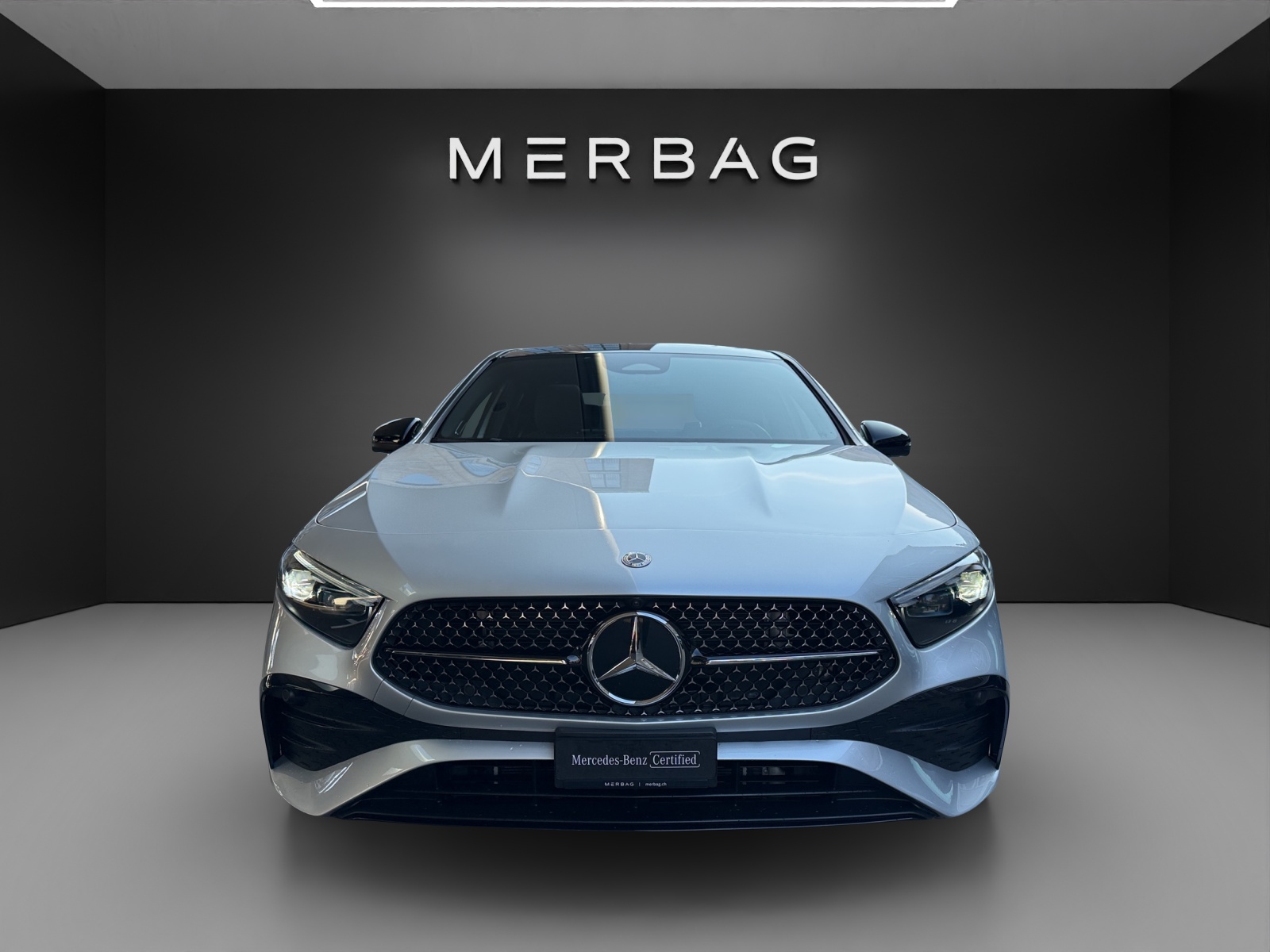MERCEDES-BENZ A 180 AMG Line 7G-DCT Sedan-image-1