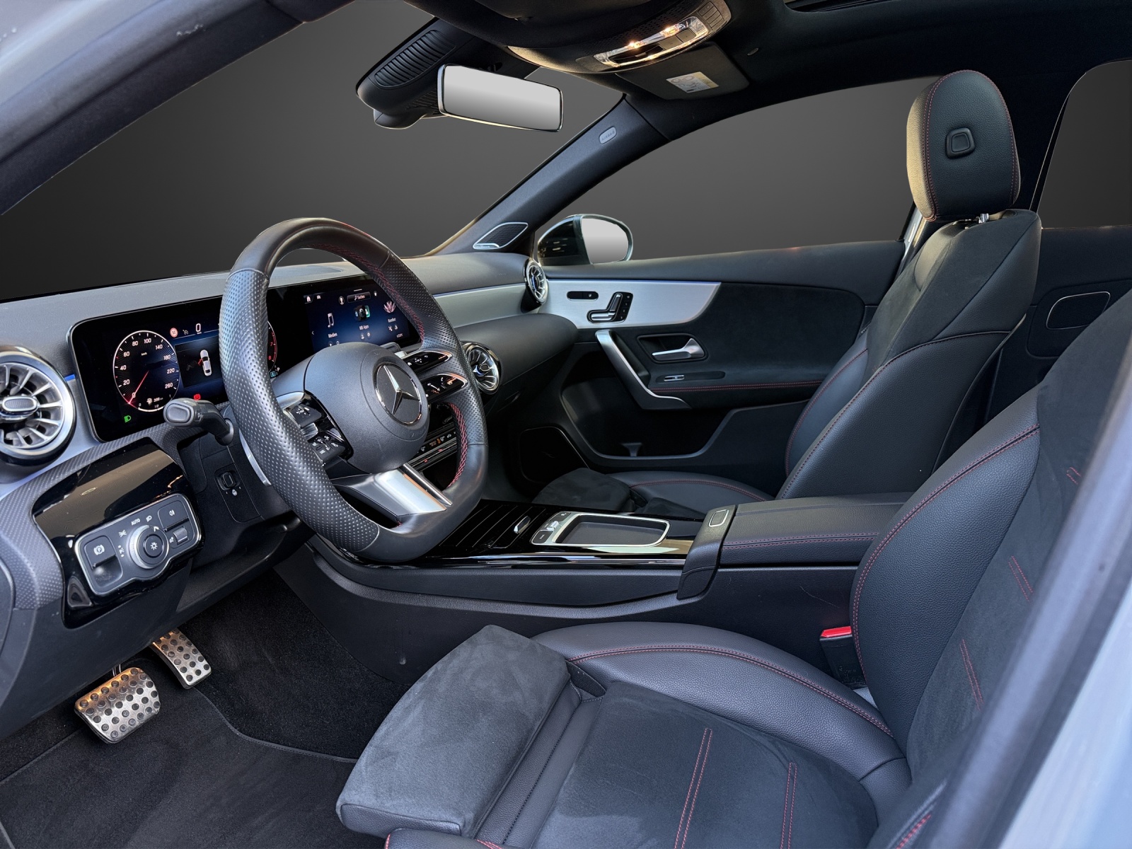 MERCEDES-BENZ A 180 AMG Line 7G-DCT Sedan-image-9