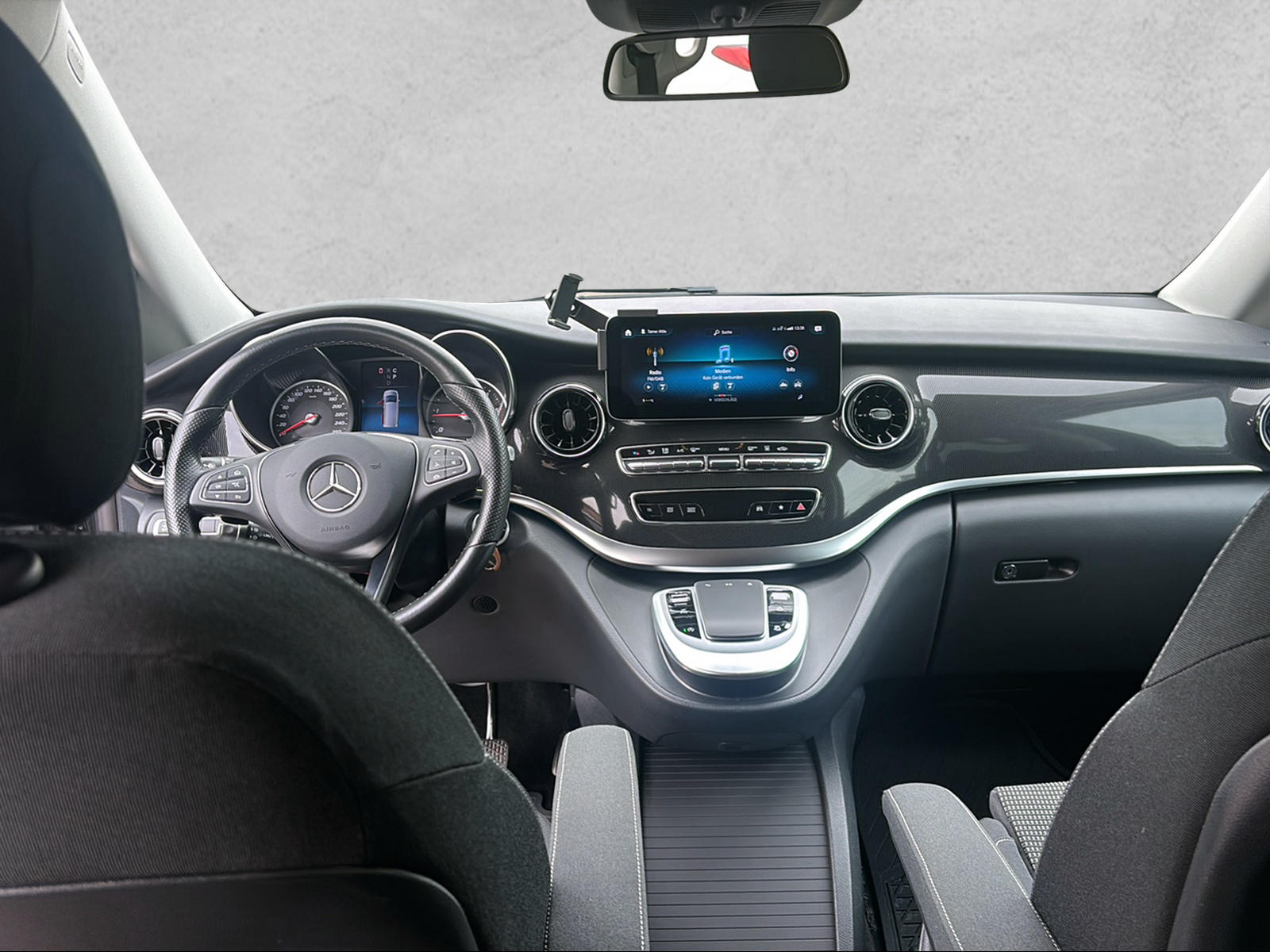 MERCEDES-BENZ V 250 d lang 4Matic 9G-Tronic-image-10