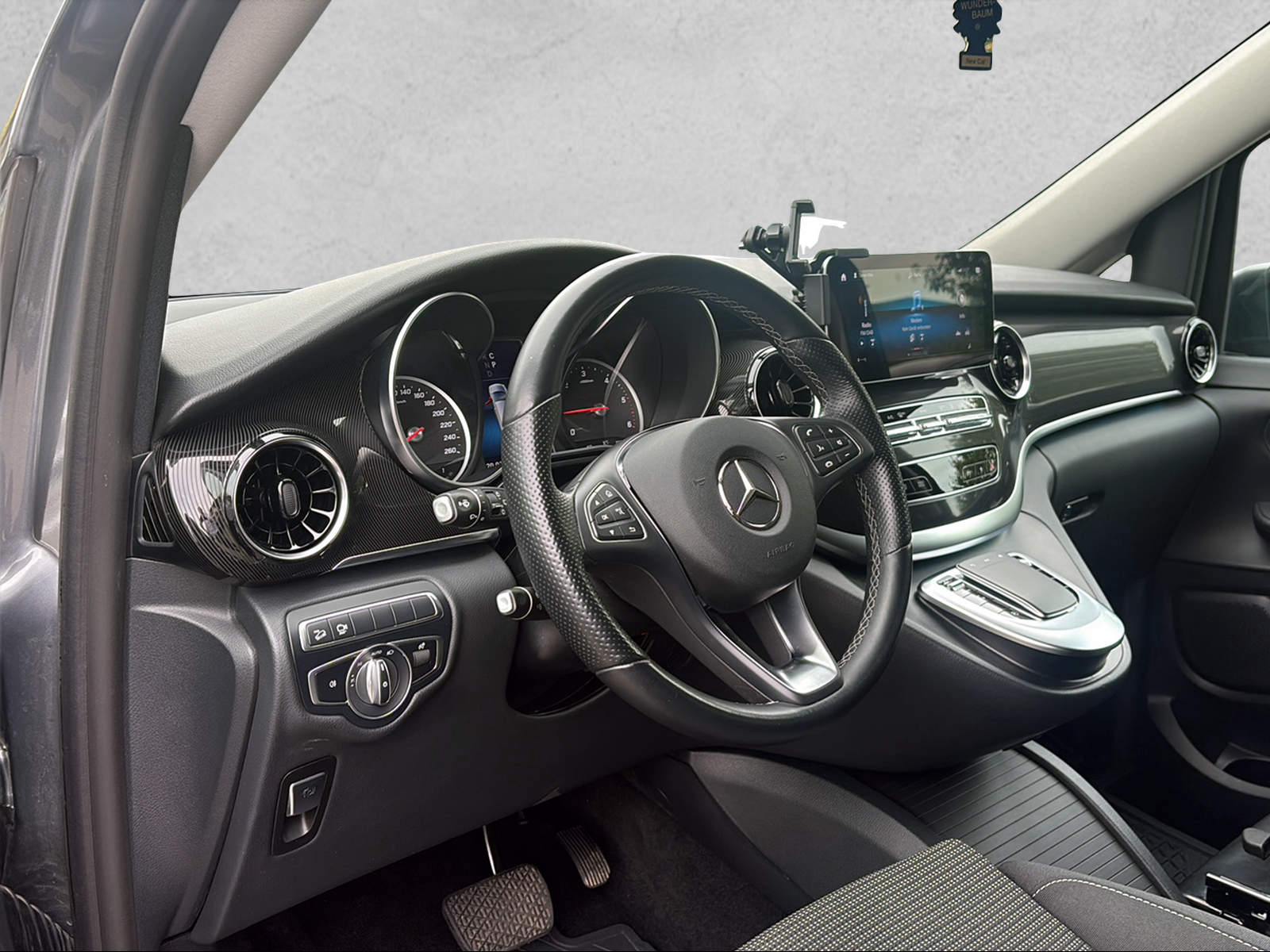 MERCEDES-BENZ V 250 d lang 4Matic 9G-Tronic-image-5