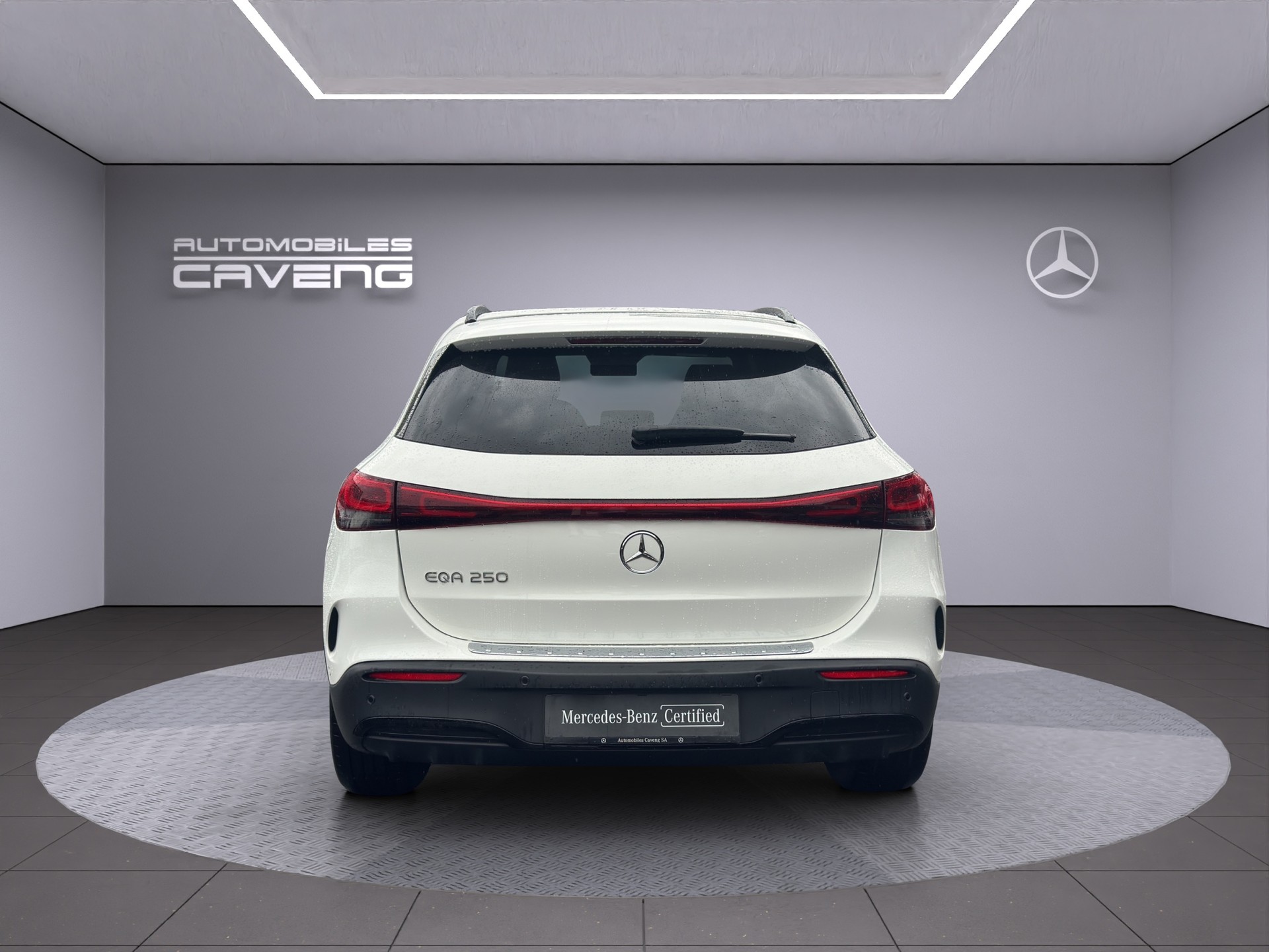 MERCEDES-BENZ EQA 250 AMG Line-image-3