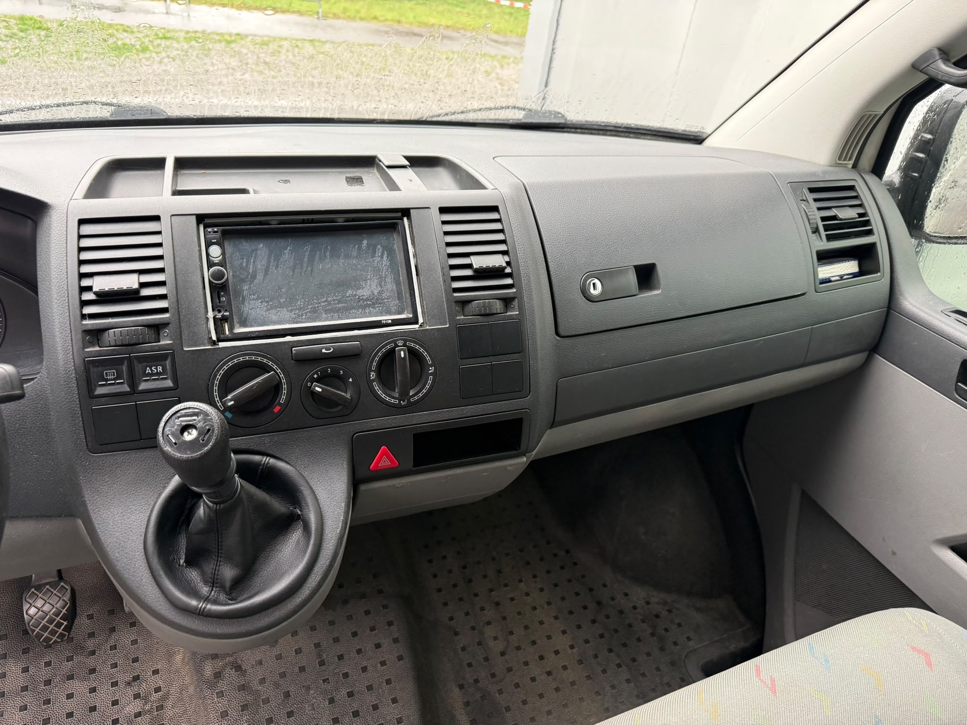 VW T5 1.9 TDI PD-image-10