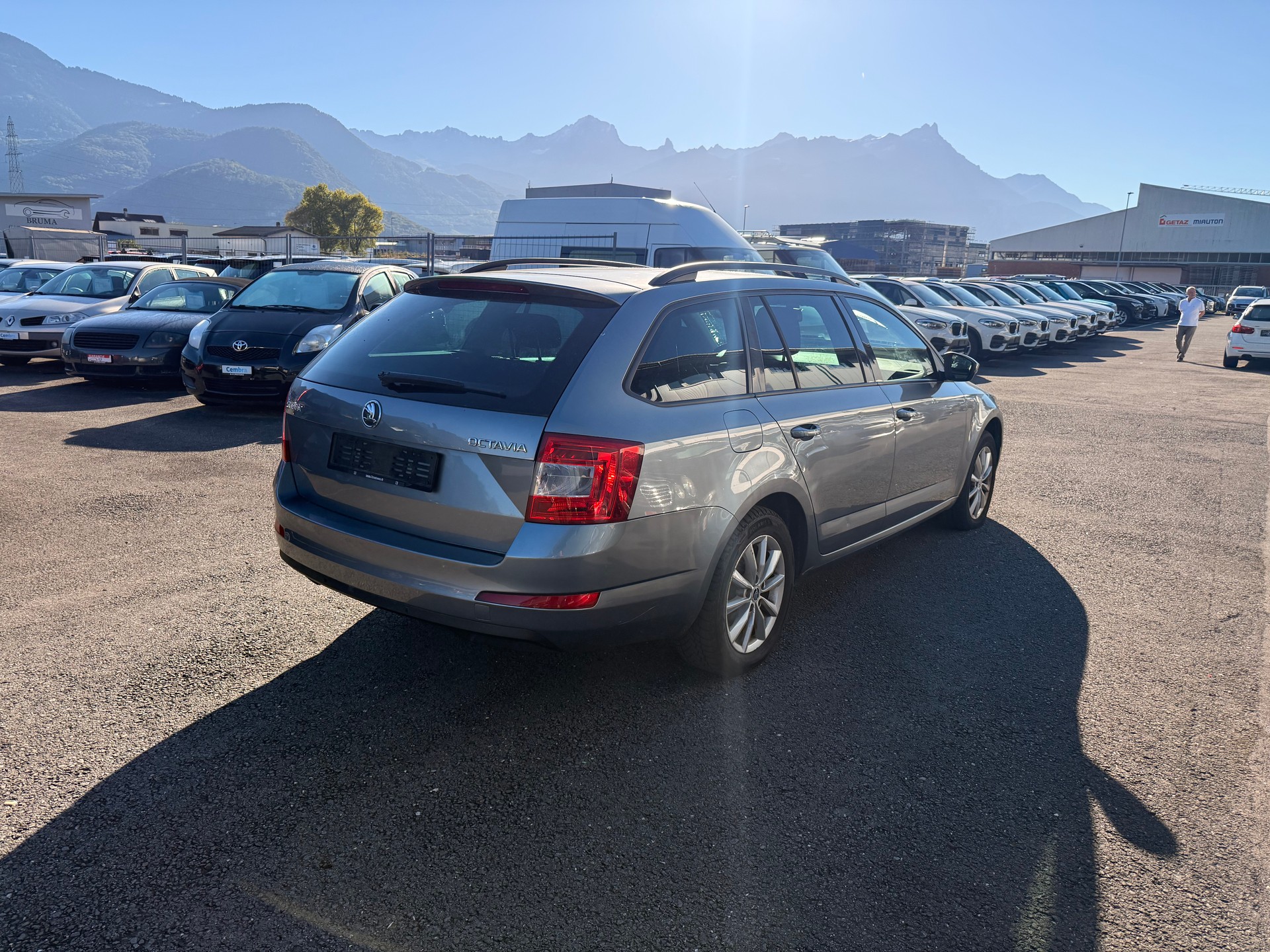 SKODA Octavia Combi 2.0 TDI Fresh 4x4-image-3