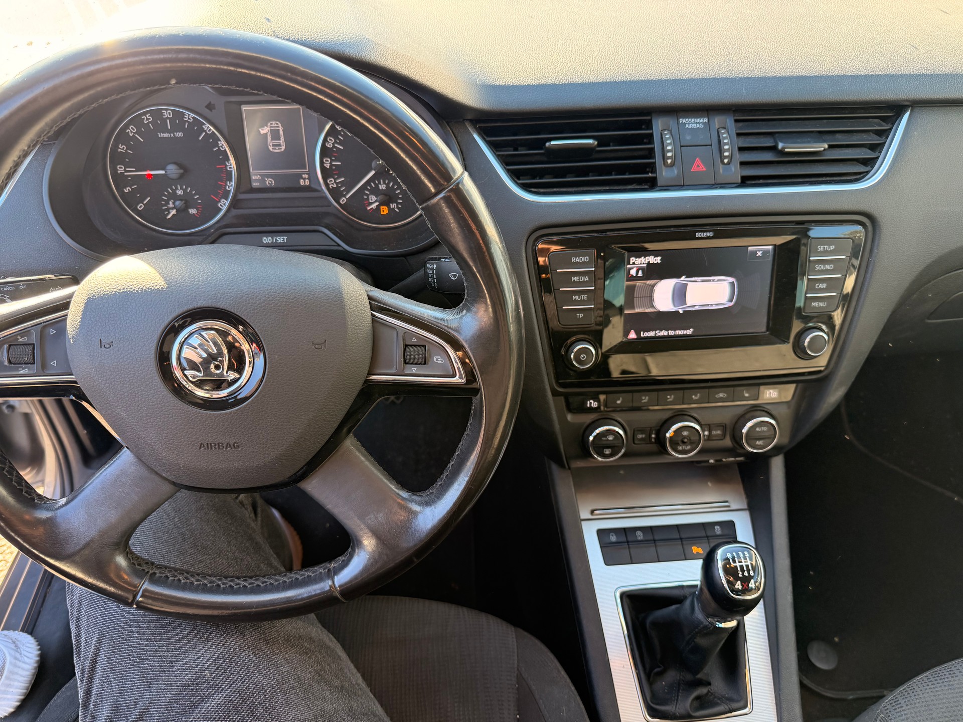 SKODA Octavia Combi 2.0 TDI Fresh 4x4-image-8