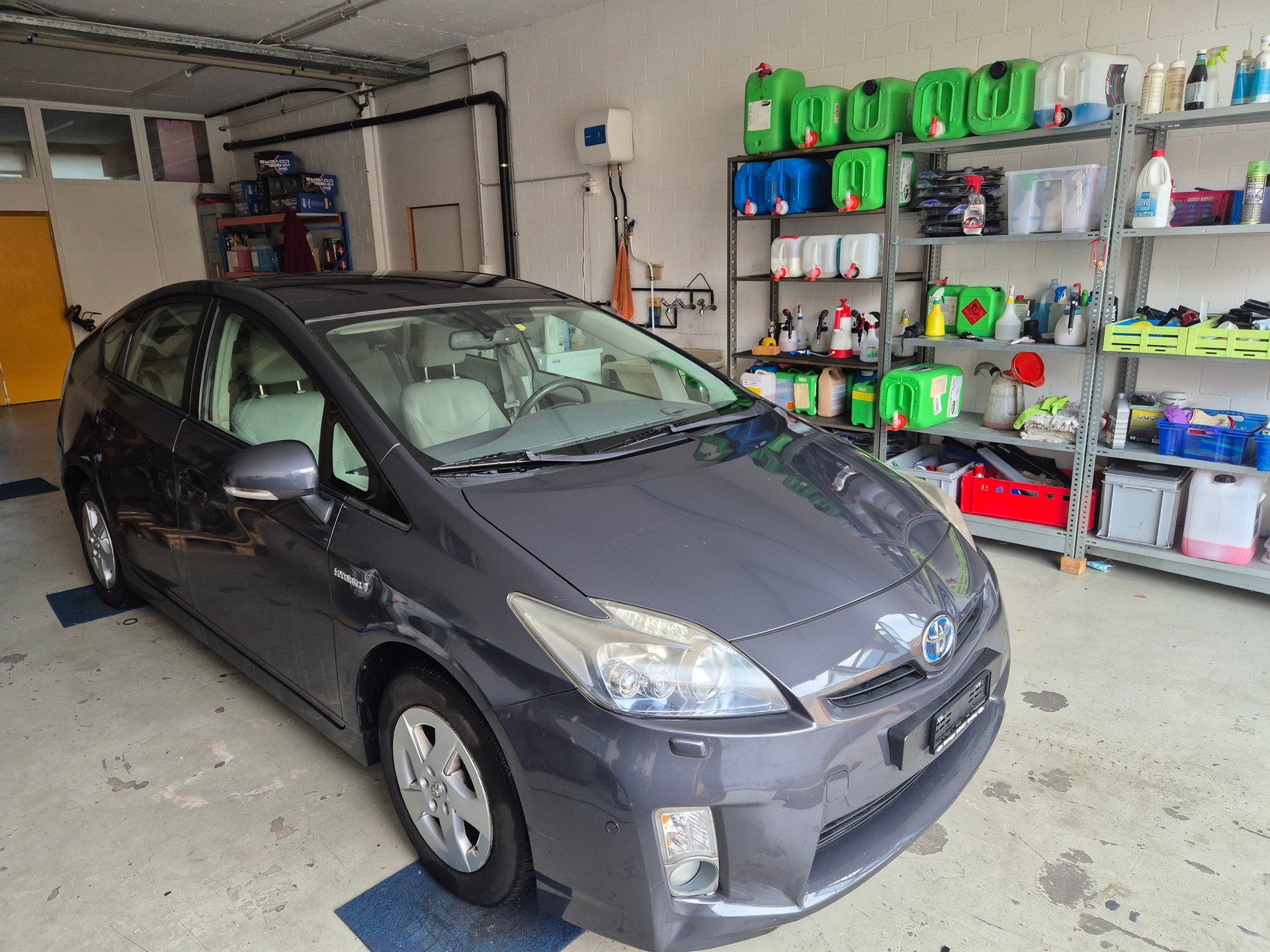 TOYOTA Prius 1.8 16V HSD Sol Premium-image-2