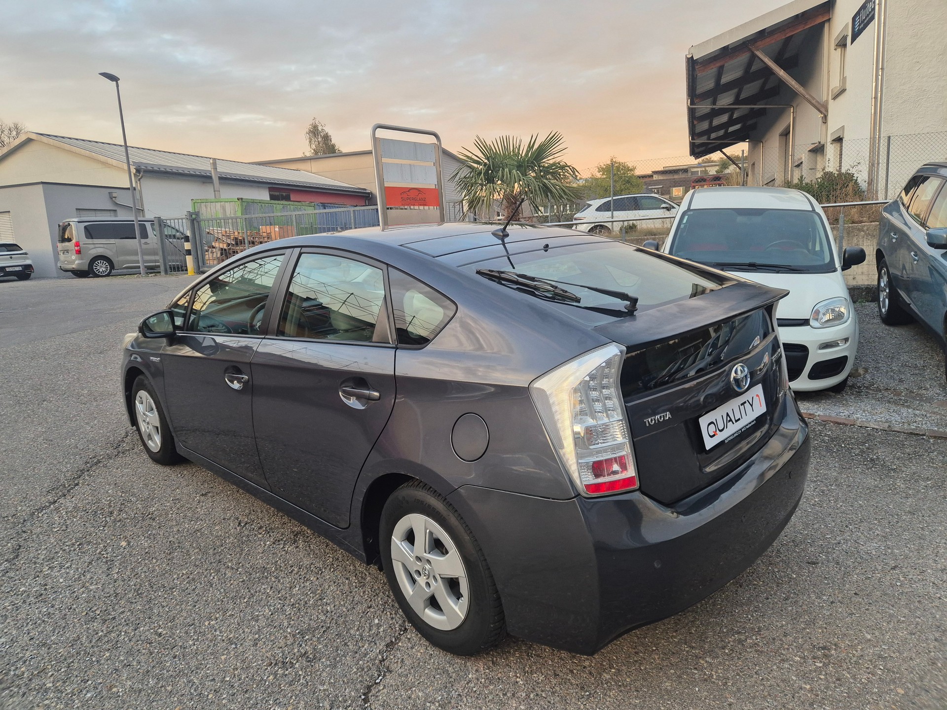 TOYOTA Prius 1.8 16V HSD Sol Premium-image-3