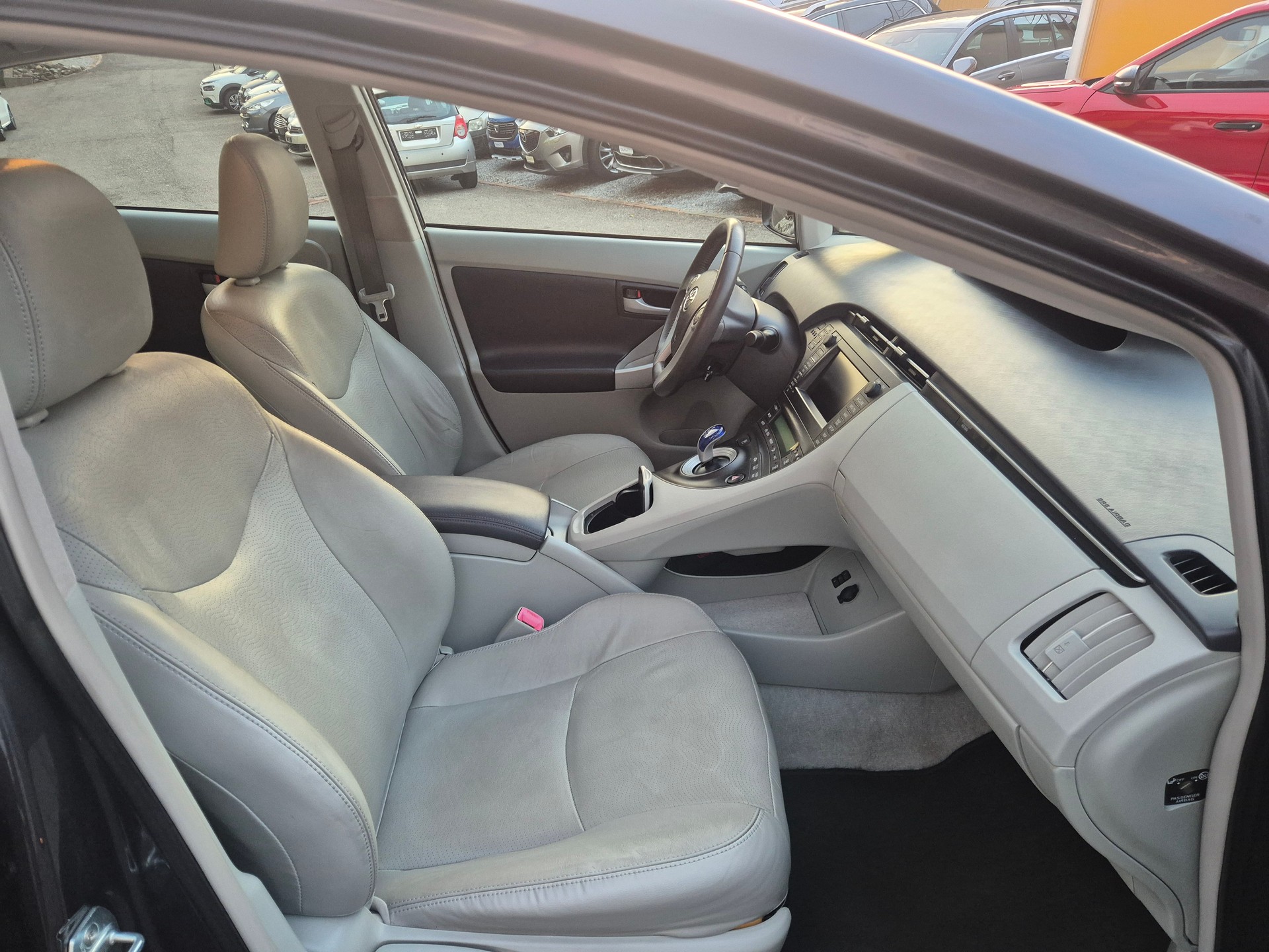 TOYOTA Prius 1.8 16V HSD Sol Premium-image-6