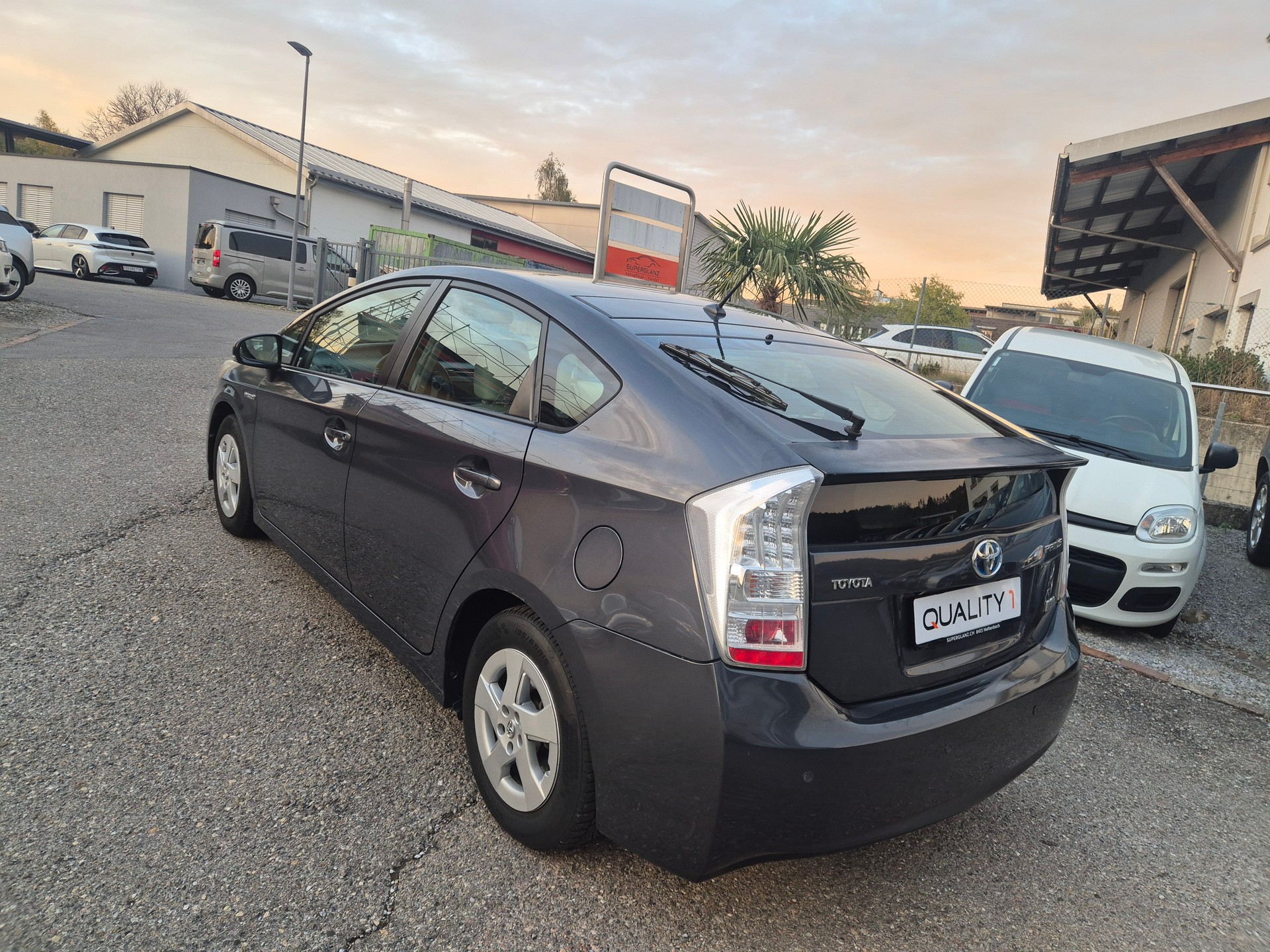 TOYOTA Prius 1.8 16V HSD Sol Premium-image-13