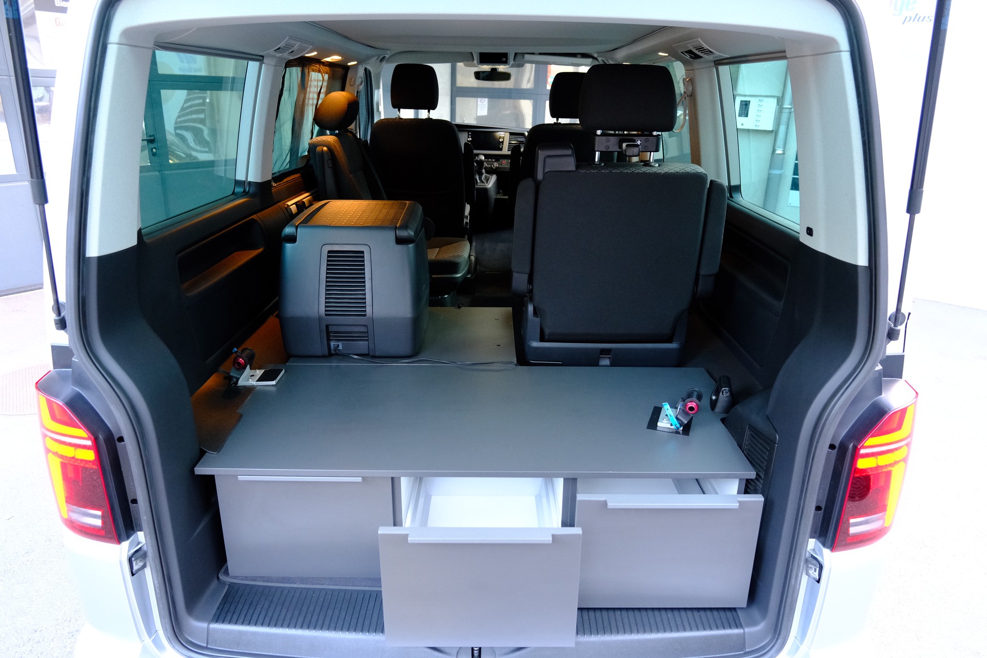 VW T6.1 California 2.0 TDI Beach Liberty 4Motion DSG-image-8