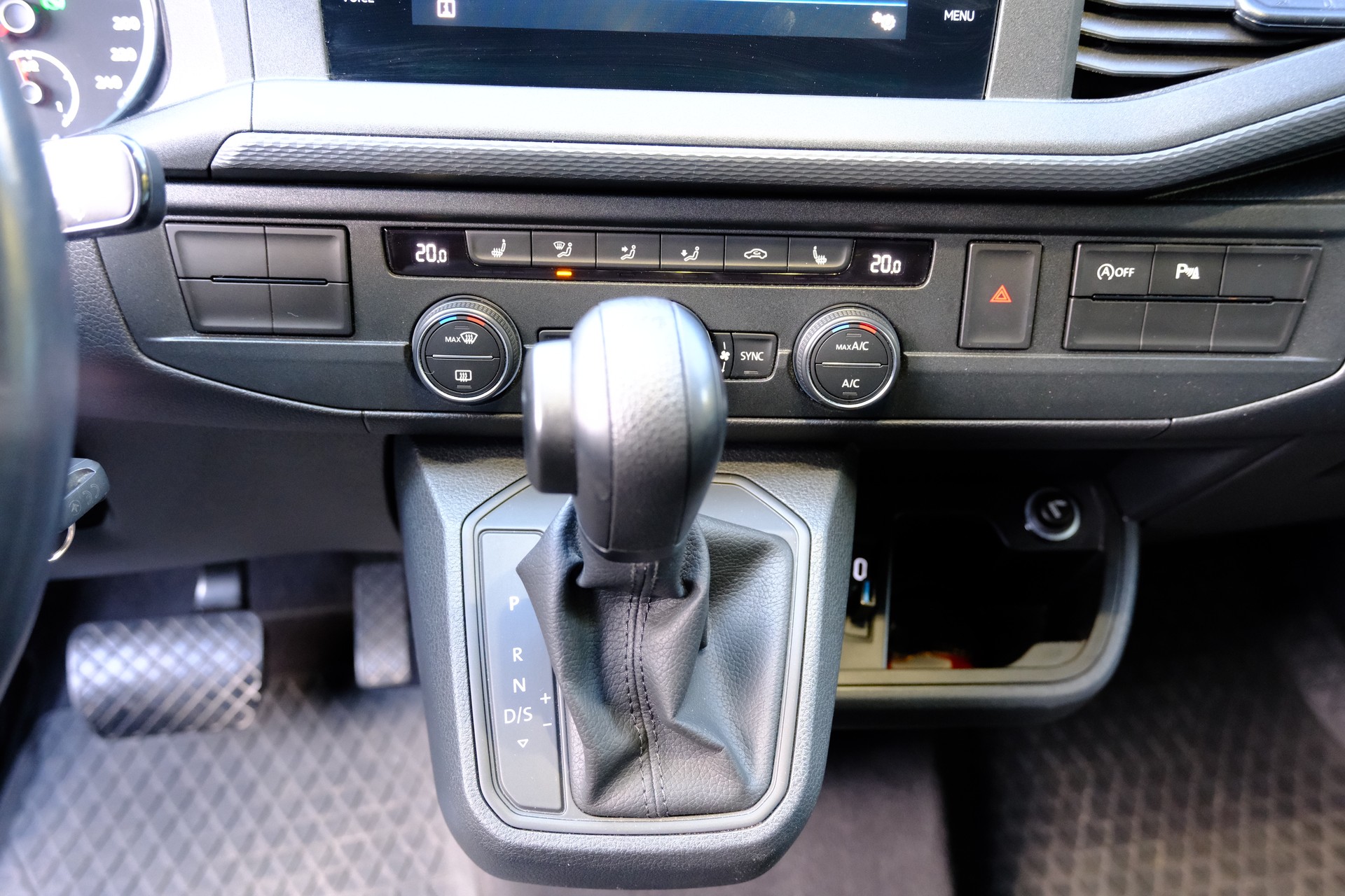 VW T6.1 California 2.0 TDI Beach Liberty 4Motion DSG-image-10