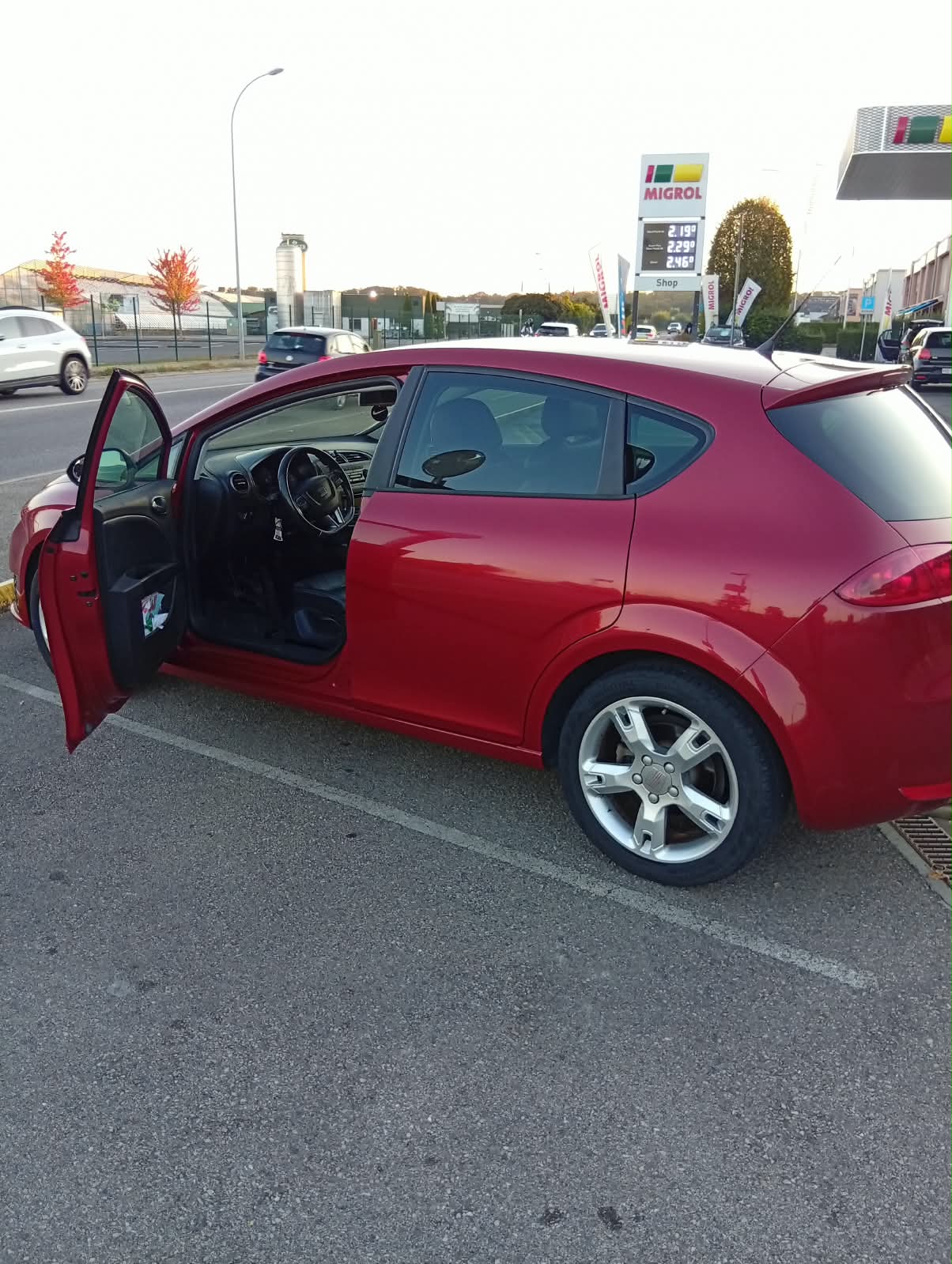 SEAT Leon 2.0 TSI FR-image-2