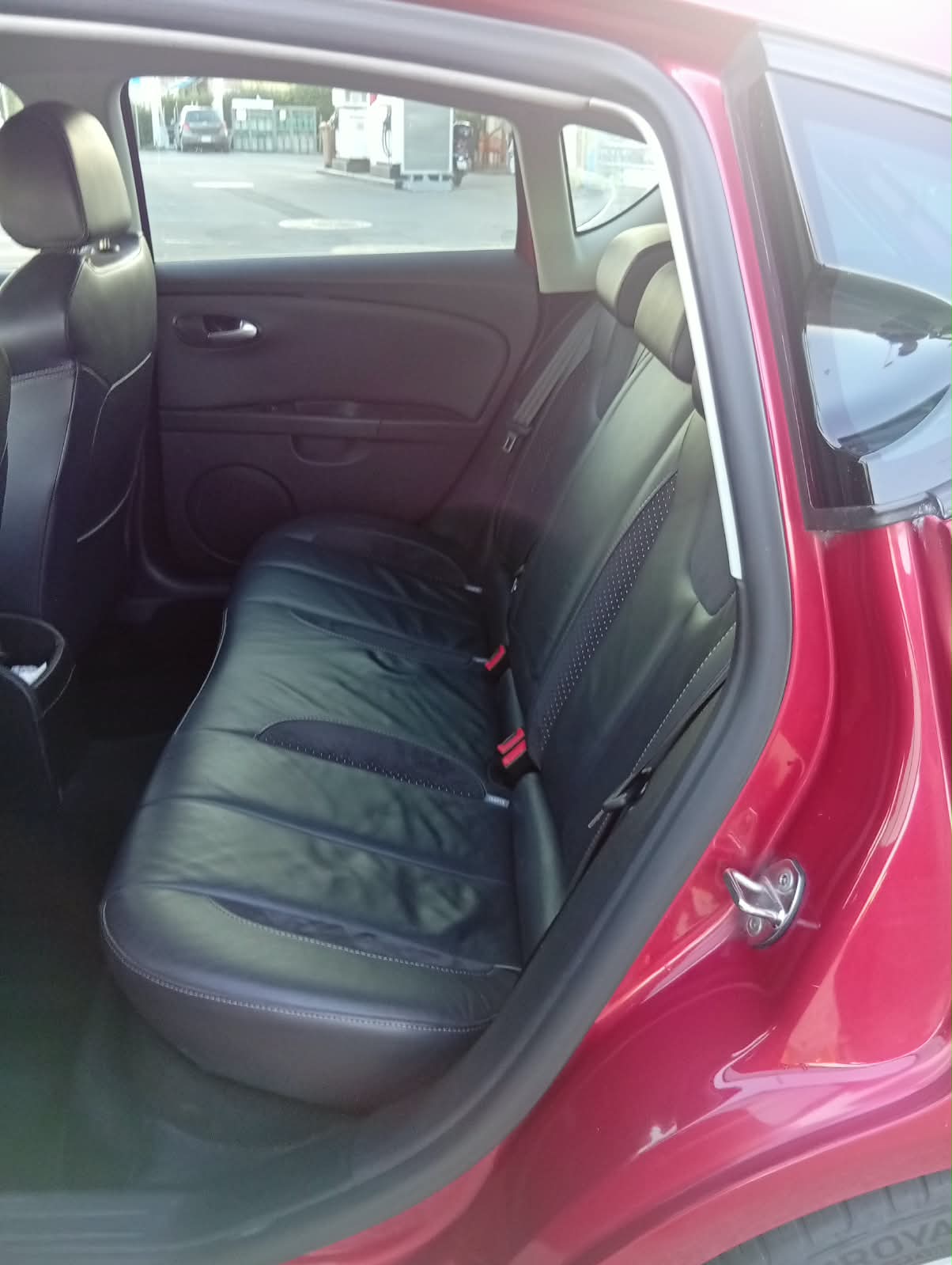 SEAT Leon 2.0 TSI FR-image-6