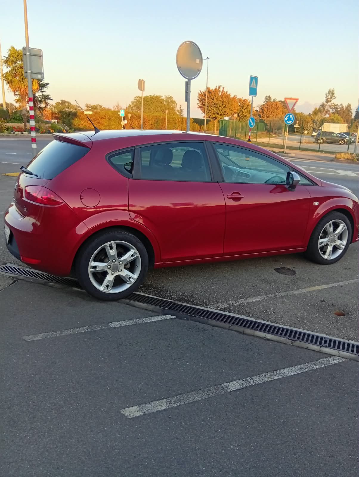 SEAT Leon 2.0 TSI FR-image-4