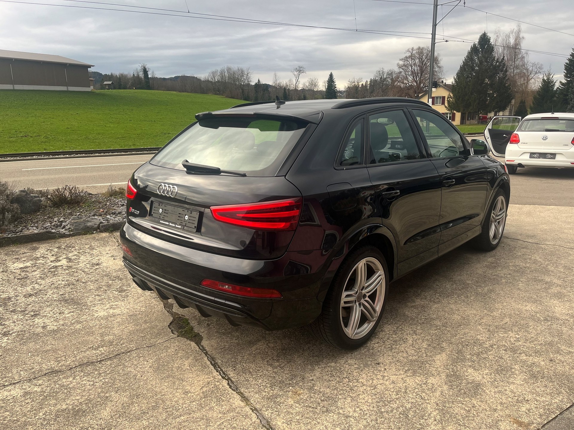 AUDI RS Q3 2.5 TFSI quattro S-tronic-image-2