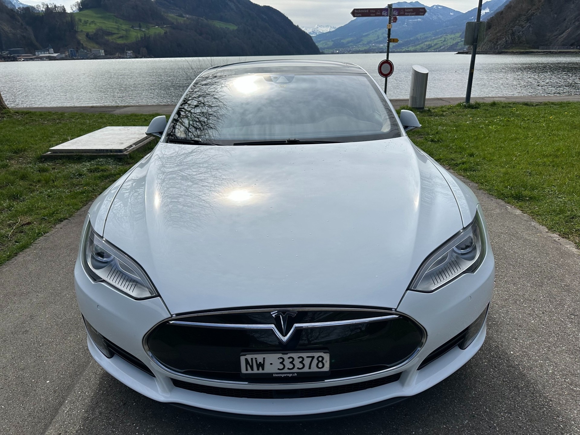 TESLA Model S 70 D-image-1