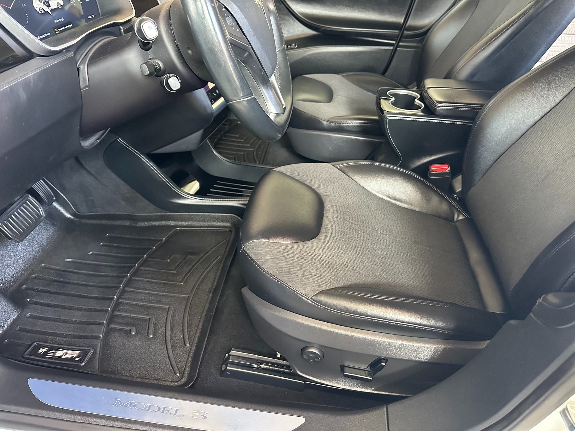 TESLA Model S 70 D-image-2