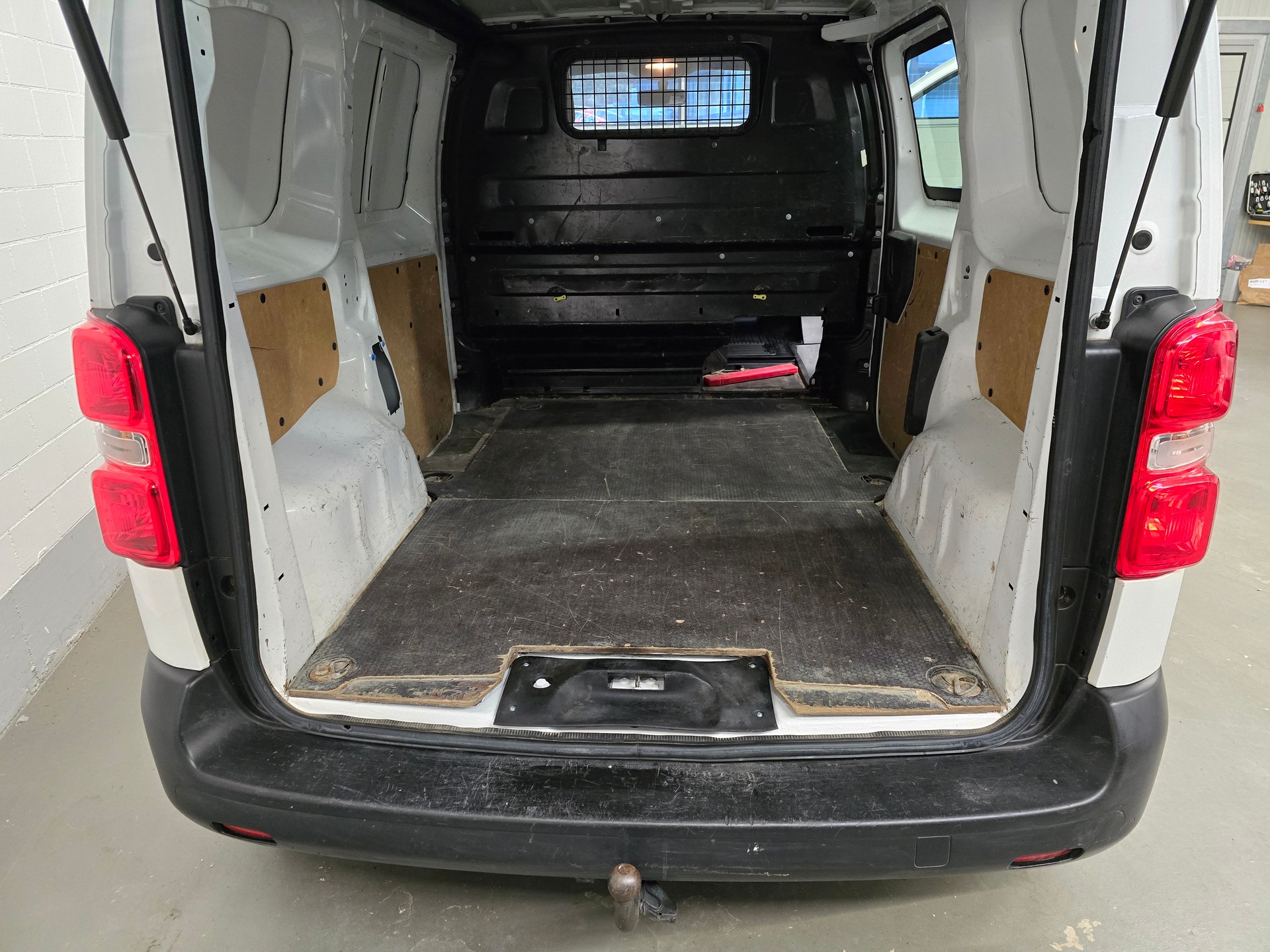 TOYOTA Proace 1.6D Panel Van L0 Terra-image-10