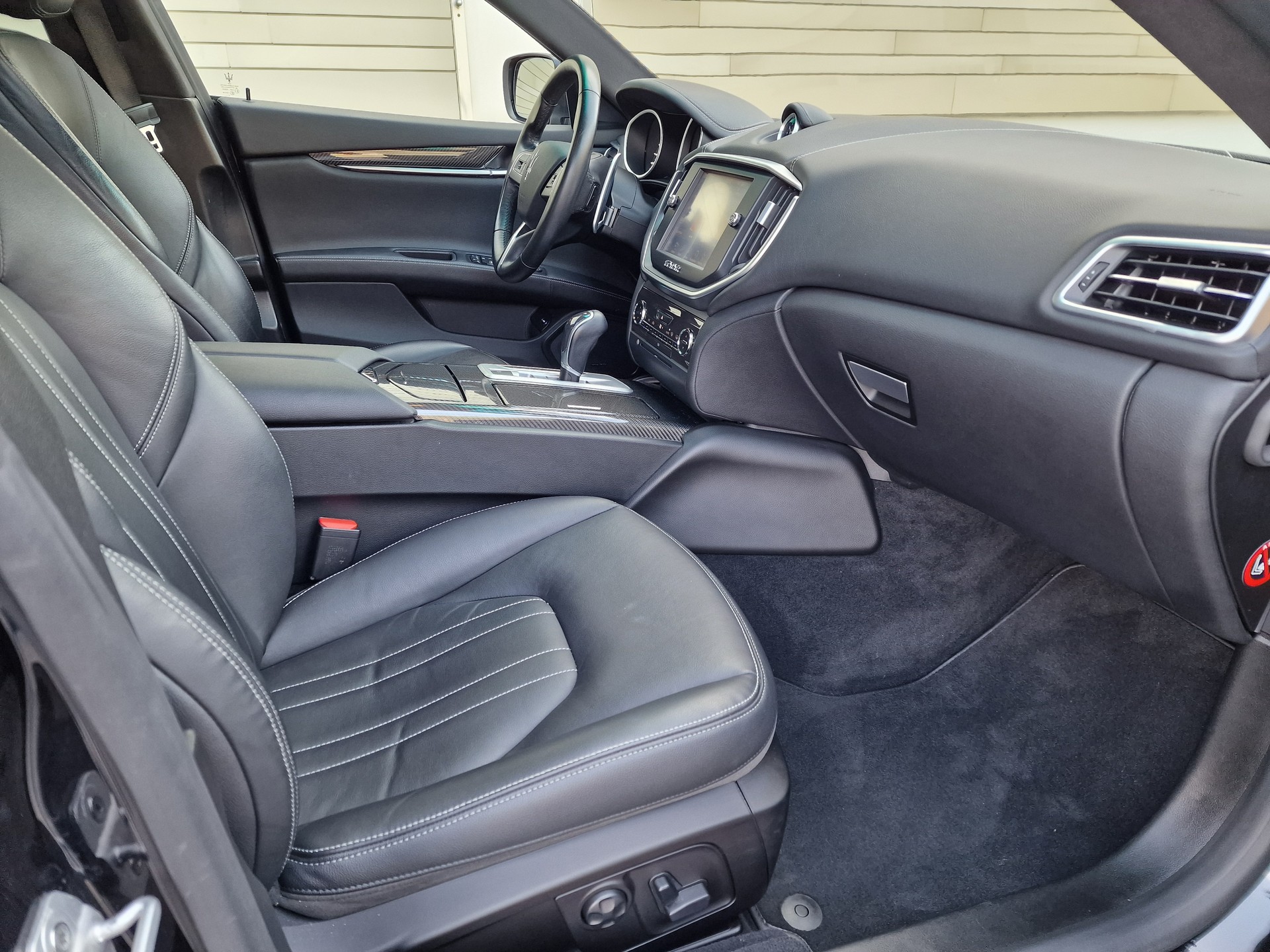 MASERATI Ghibli S Q4 3.0 V6 Swiss Mountain Ed. Automatica-image-24