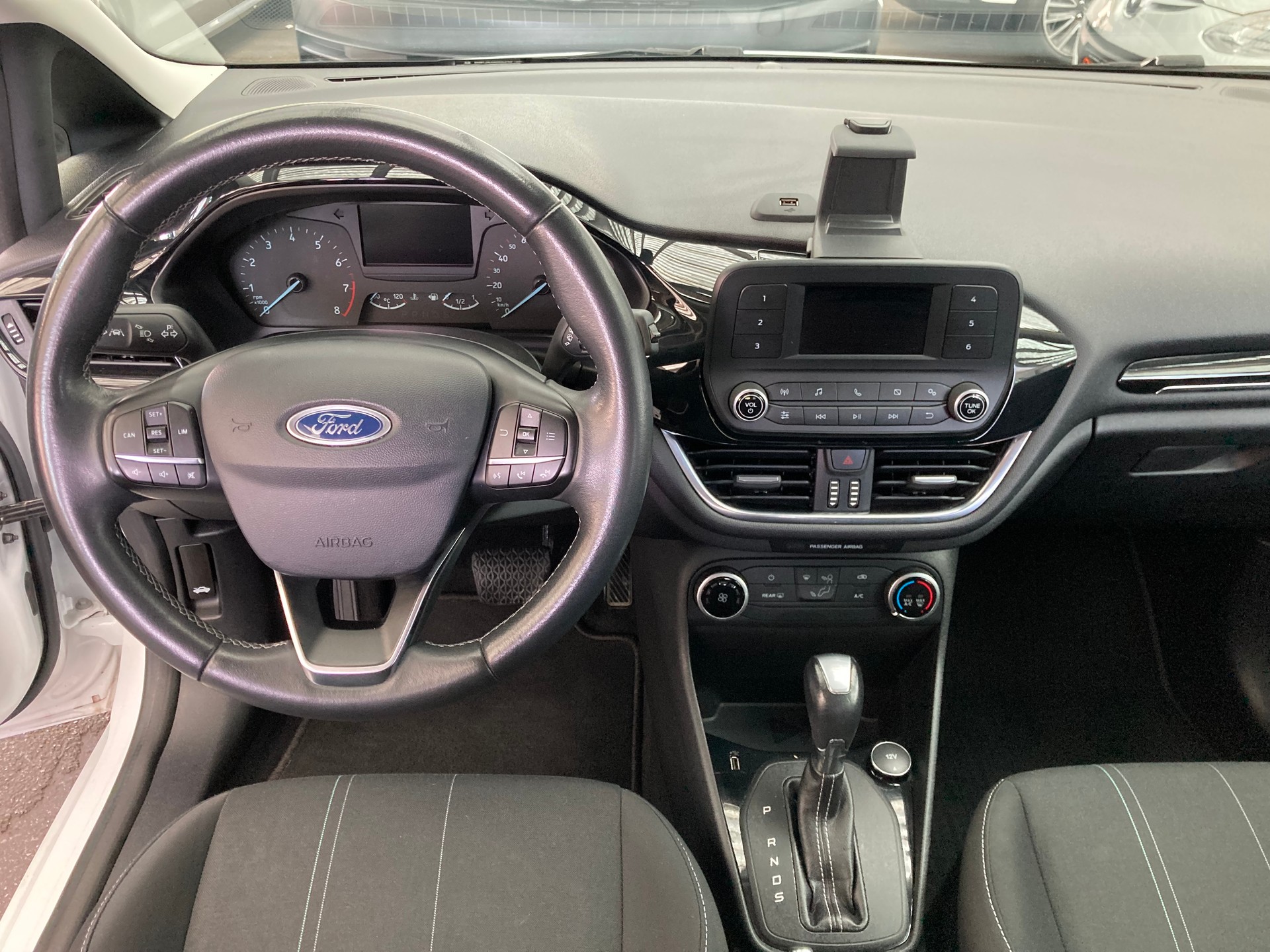 FORD Fiesta 1.0 SCTi Trend Automat-image-9