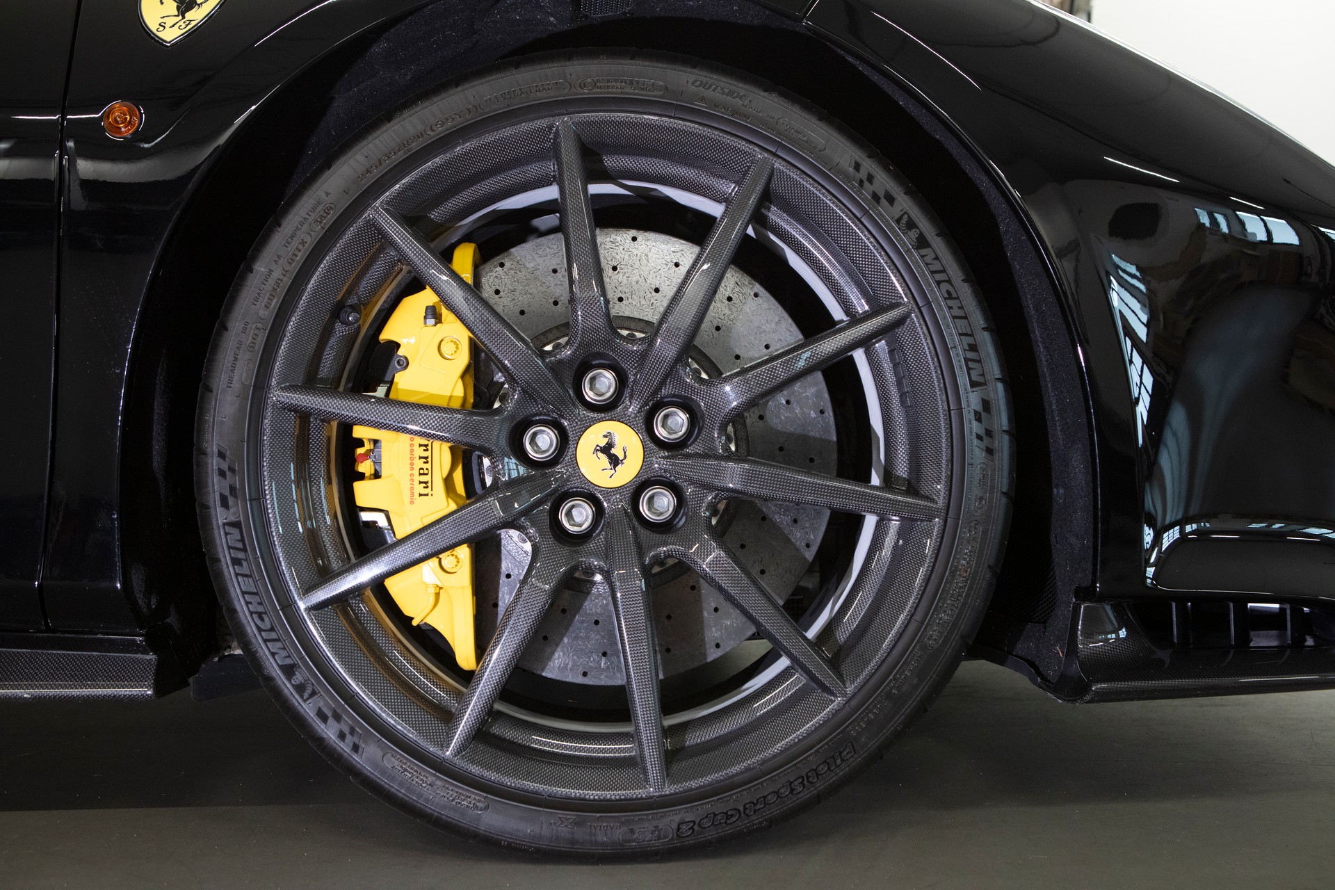 FERRARI 488 Pista 3.9 V8-image-8