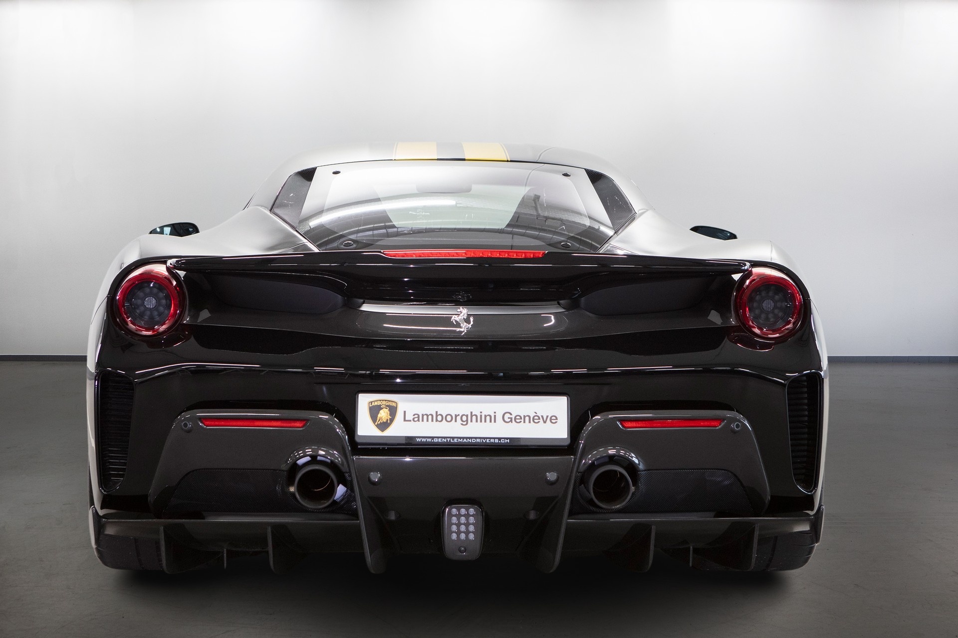 FERRARI 488 Pista 3.9 V8-image-3