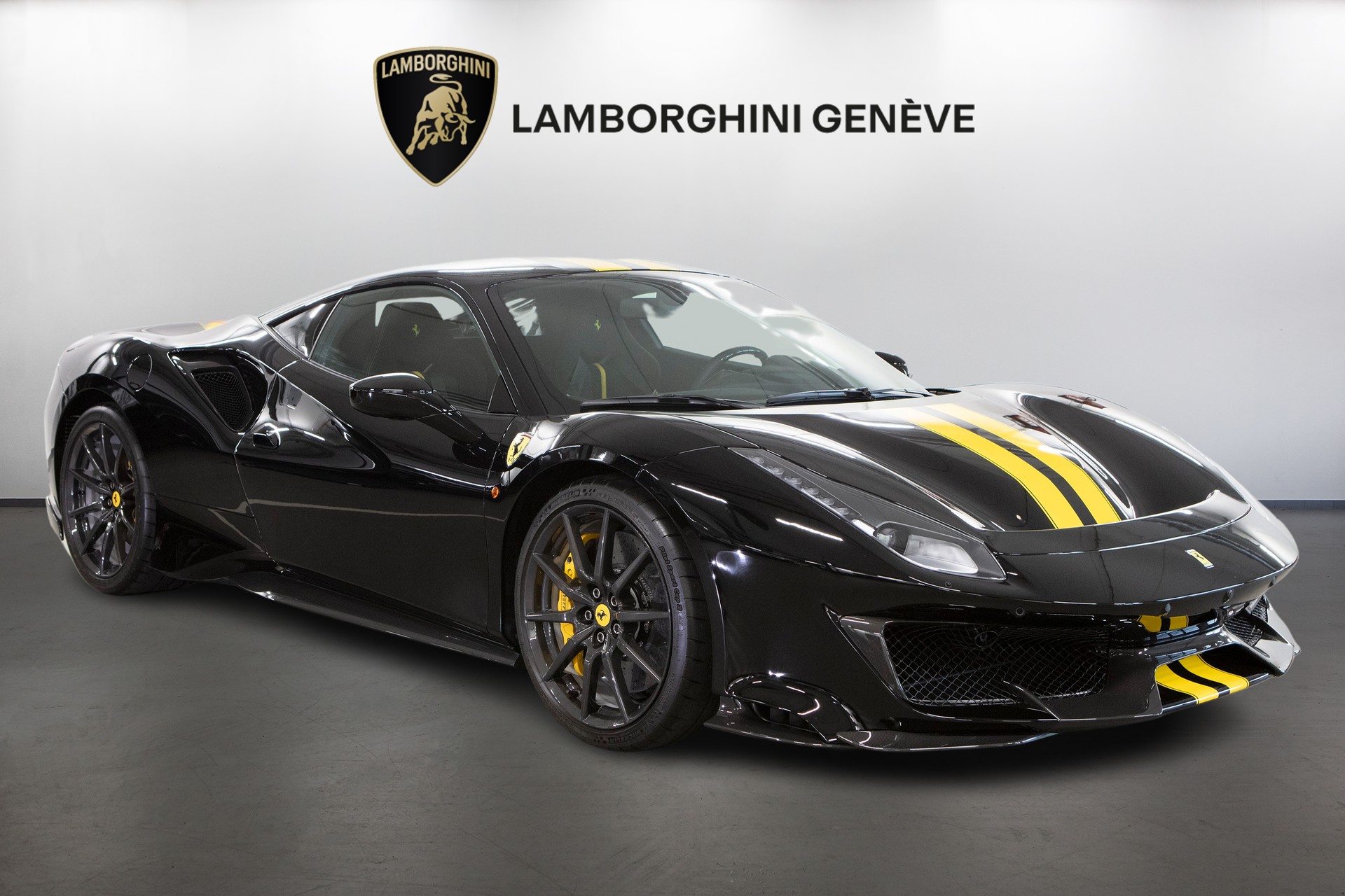 FERRARI 488 Pista 3.9 V8-image-0