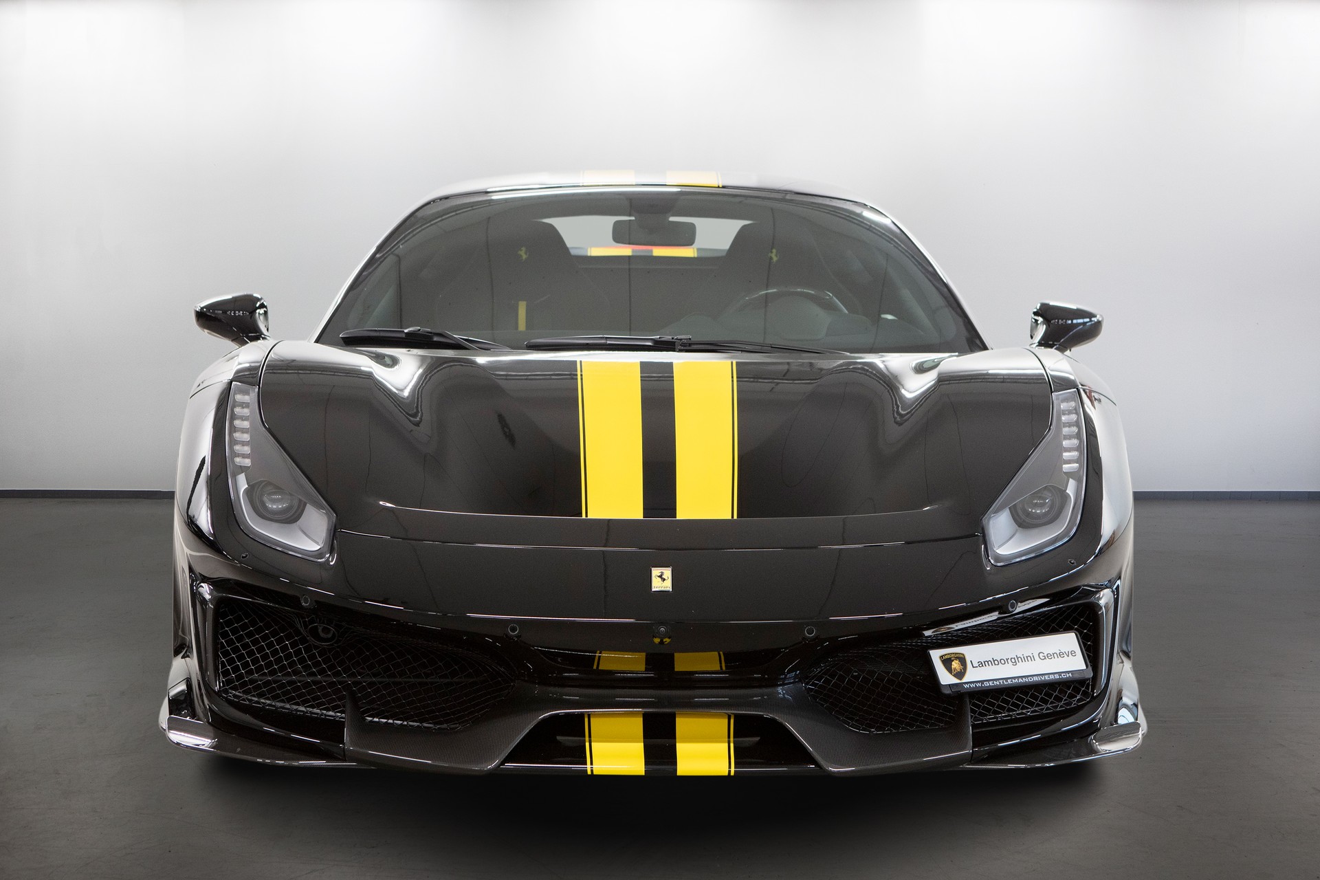 FERRARI 488 Pista 3.9 V8-image-4