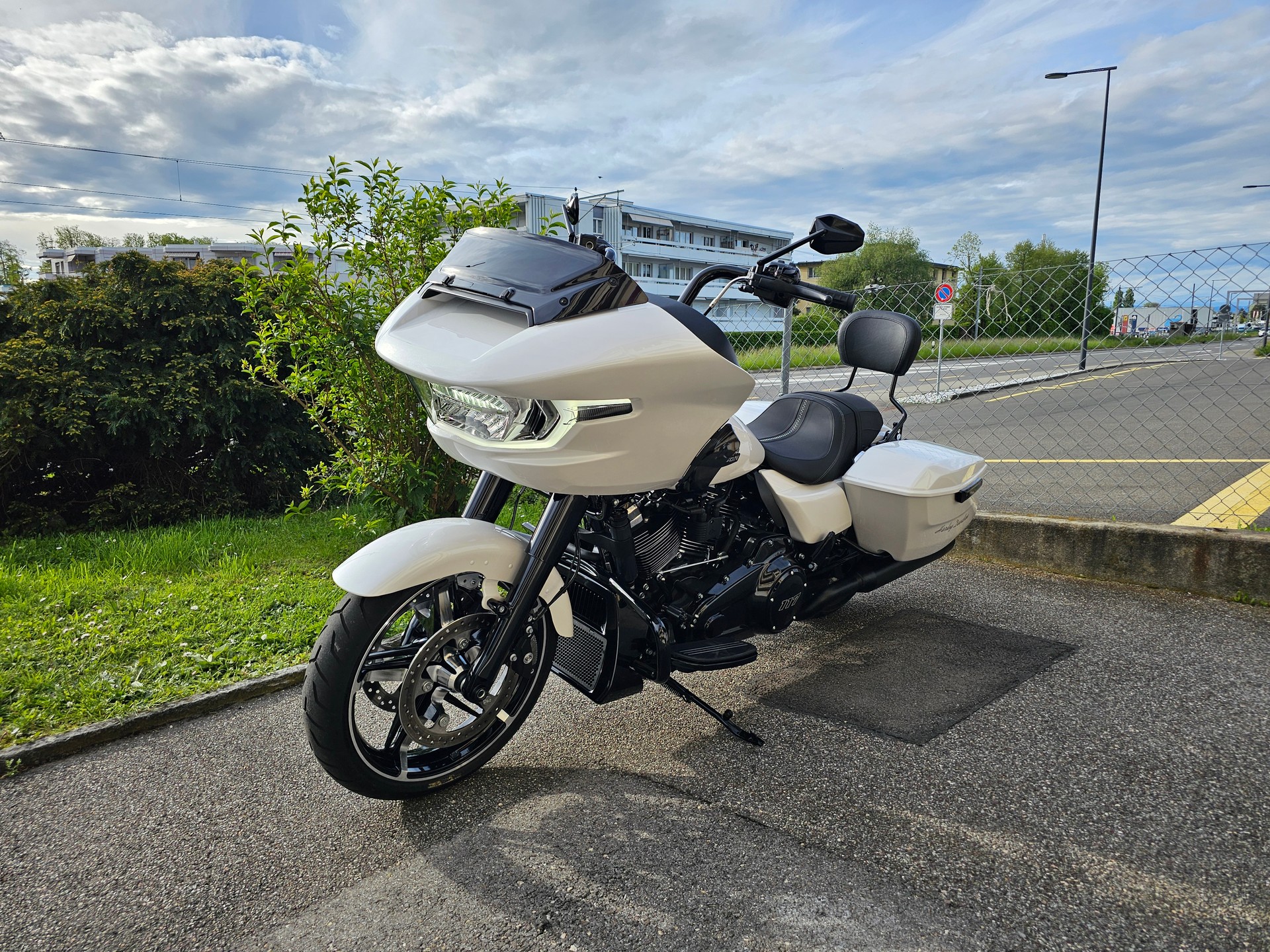 HARLEY-DAVIDSON FLTRX Road Glide Black Finish 117-image-9