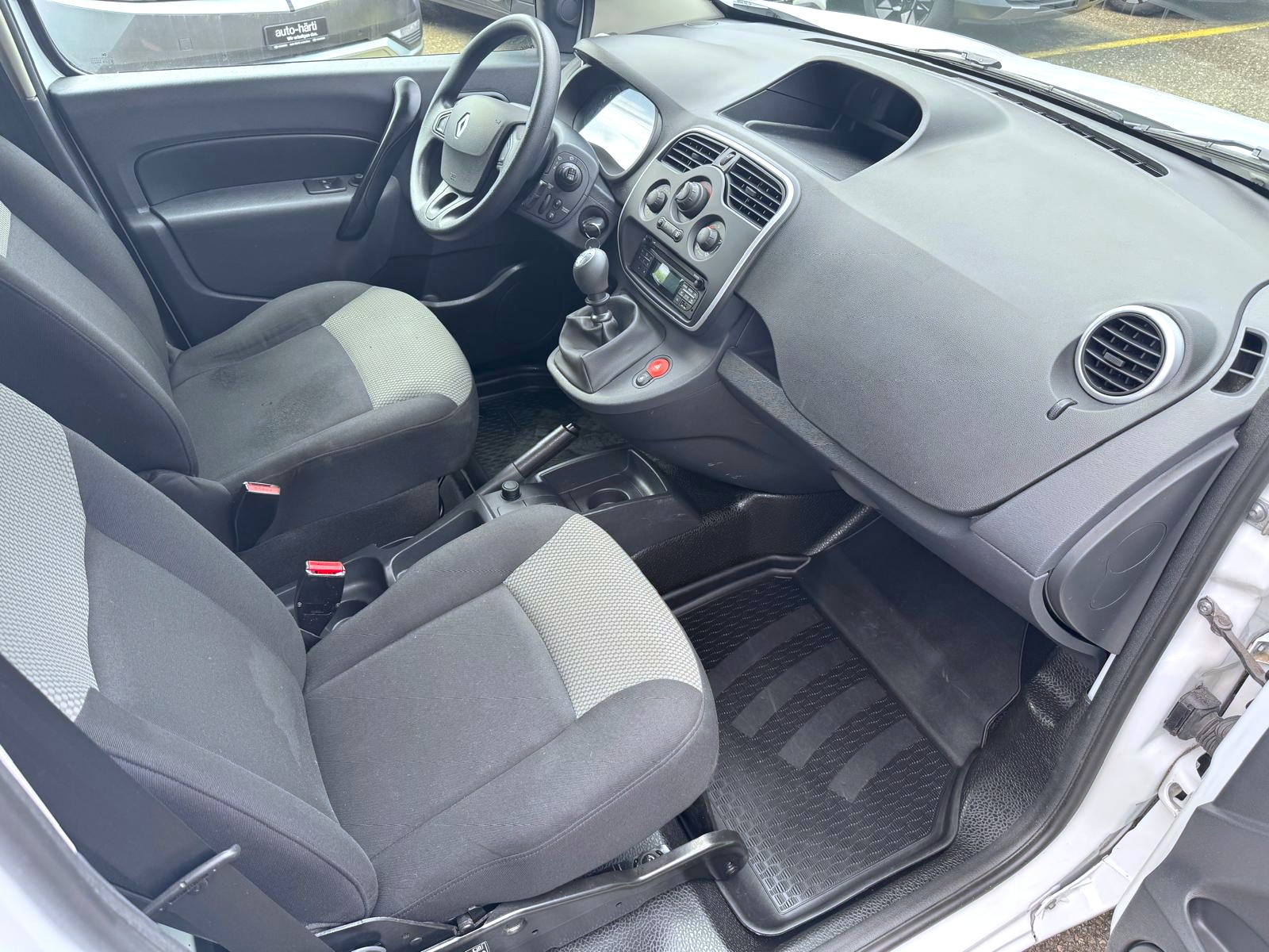 RENAULT Maxi dCi115E-image-3