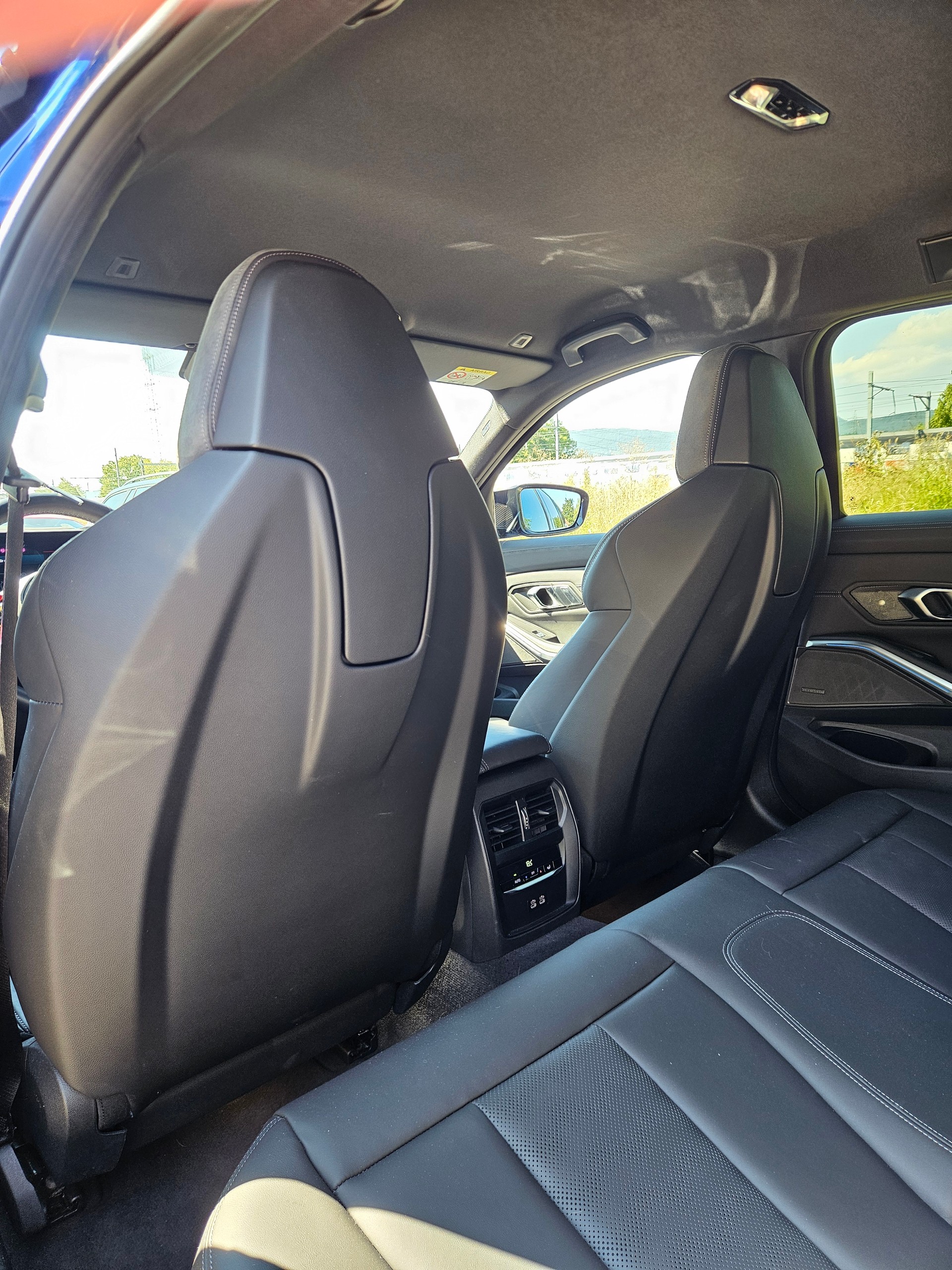 BMW M3 Touring xDrive Competition M-image-9