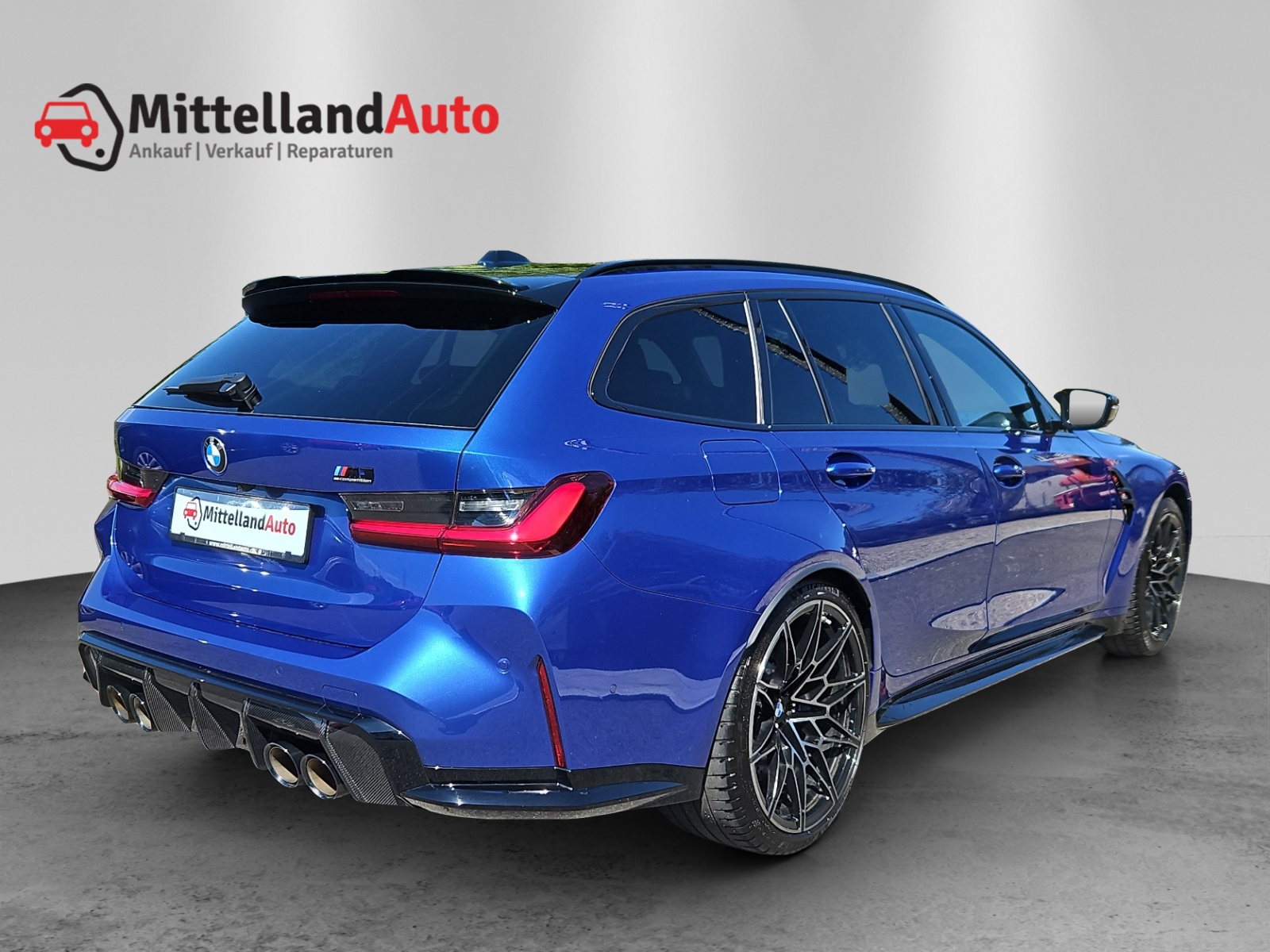 BMW M3 Touring xDrive Competition M-image-13