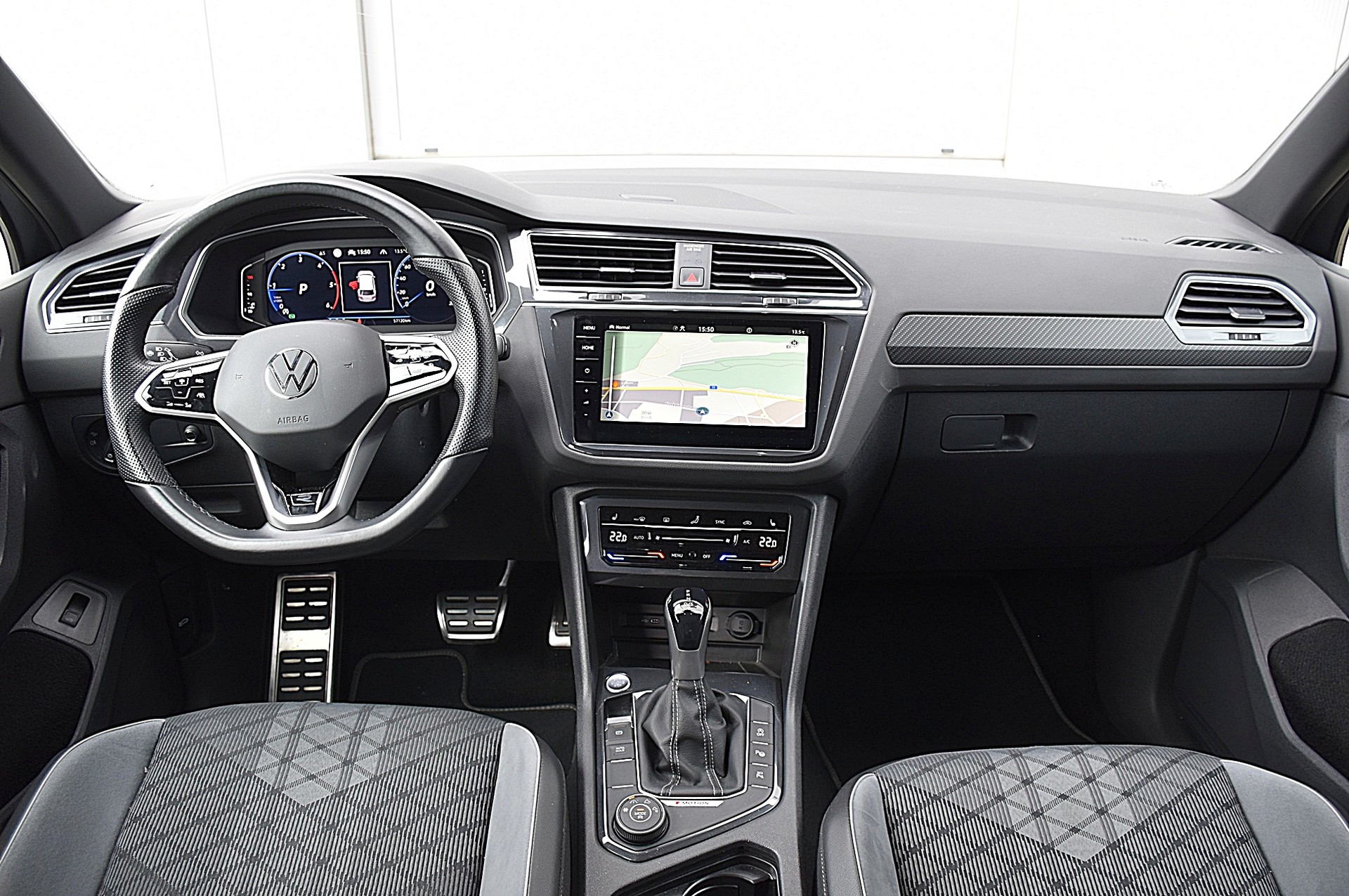 VW Tiguan 2.0 TDI R-Line 4M-image-6