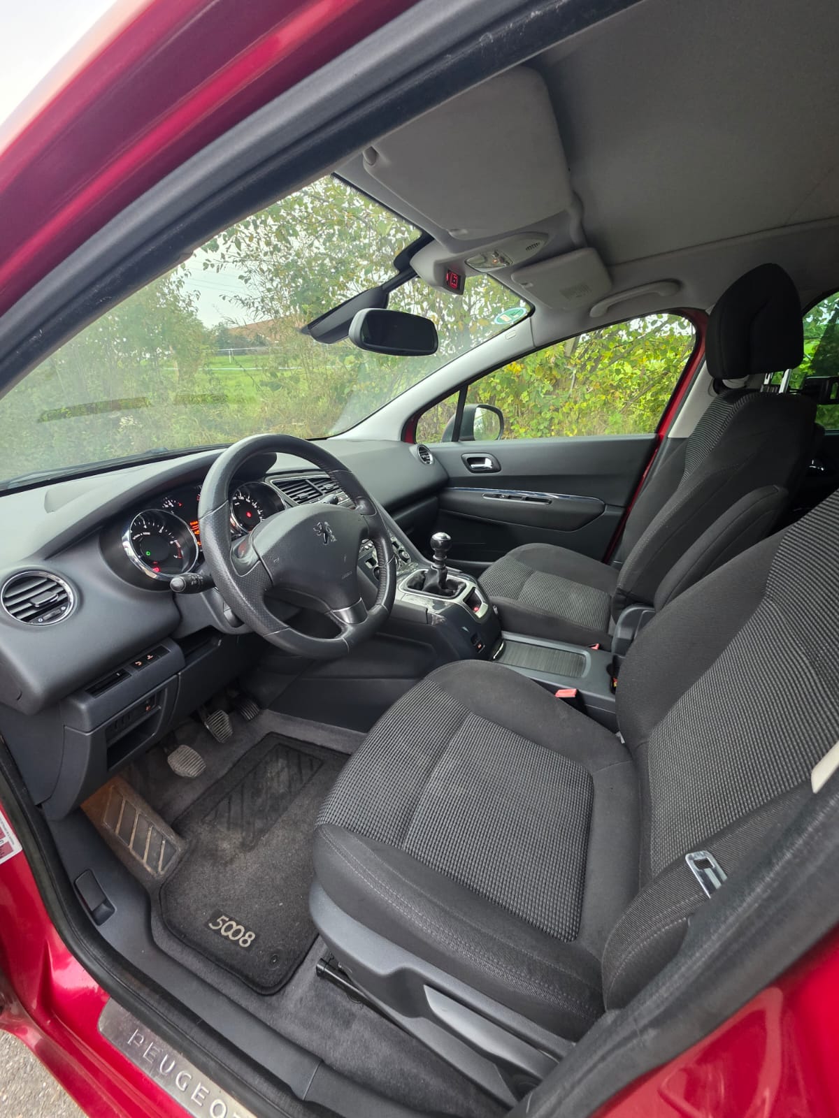 PEUGEOT 5008 1.6 16V T Sport Pack-image-5