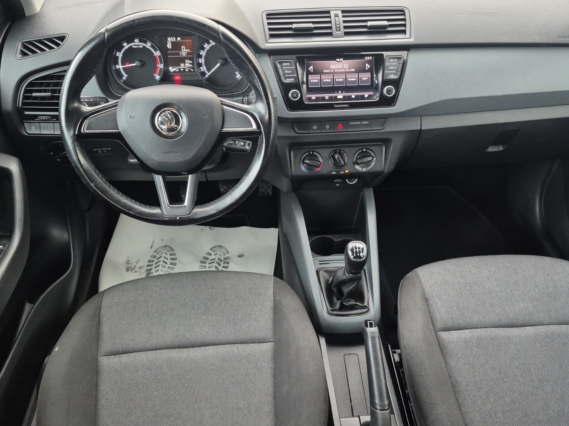 SKODA Fabia 1.0 MPI Ambition-image-9