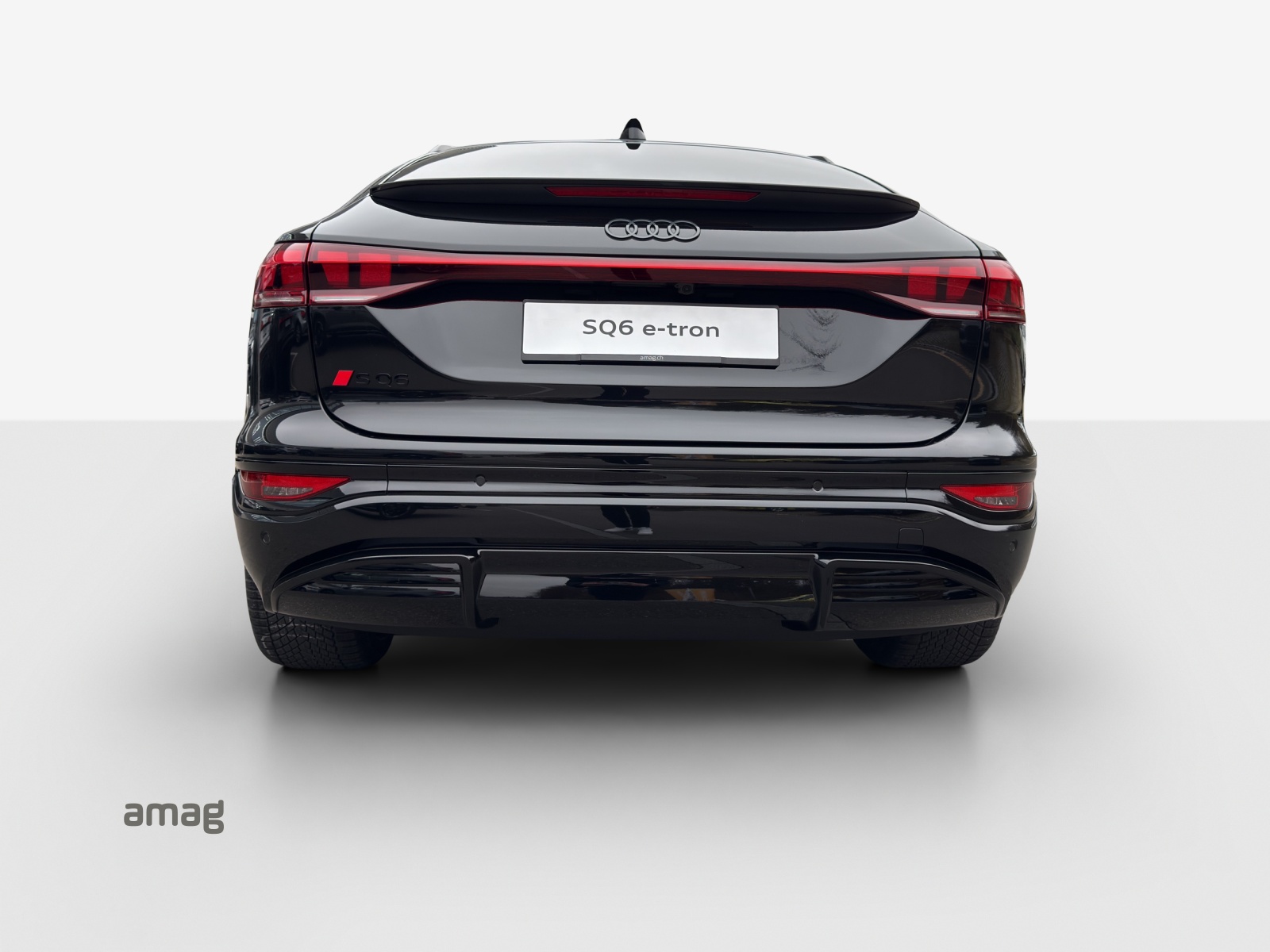 AUDI SQ6 Sportback e-tron quattro-image-3