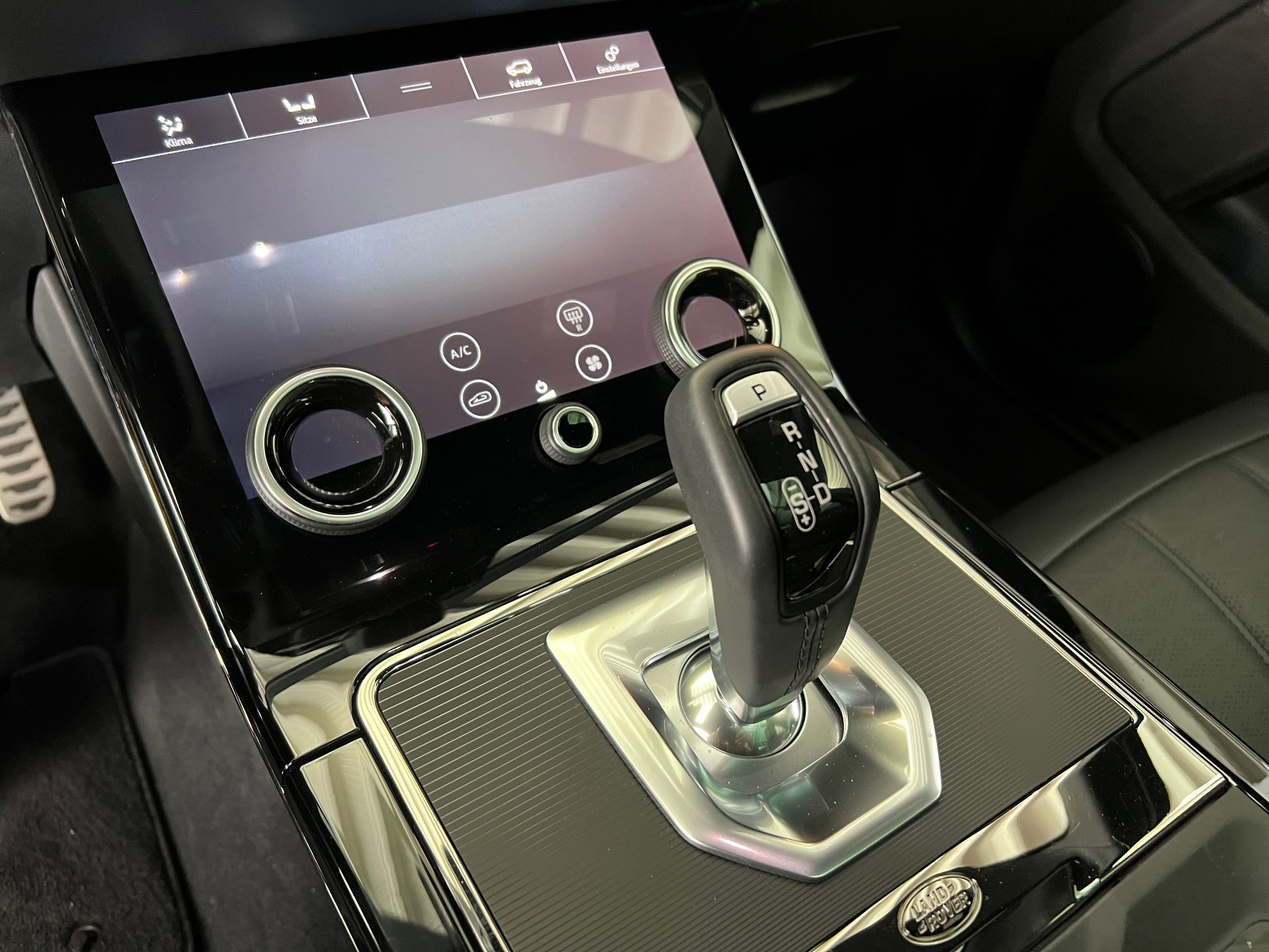 LAND ROVER Range Rover Evoque R-Dynamic P 250 SE AT9-image-13