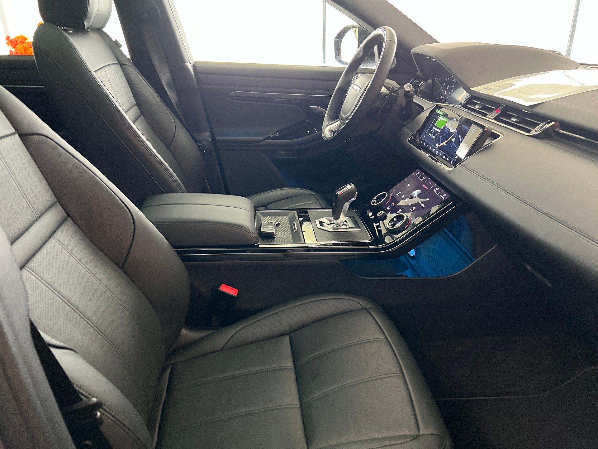 LAND ROVER Range Rover Evoque R-Dynamic P 250 SE AT9-image-22