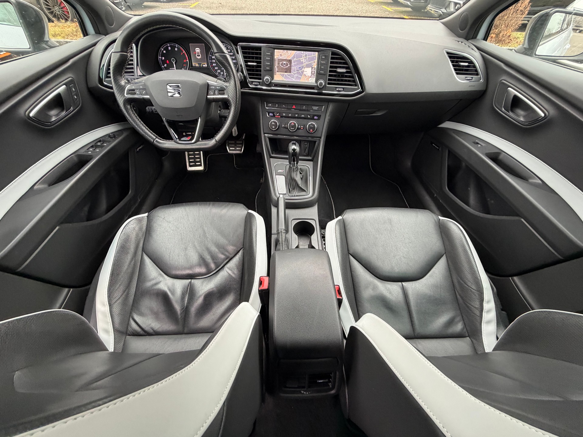 SEAT Leon 2.0 TSI Cupra 290 DSG-image-13