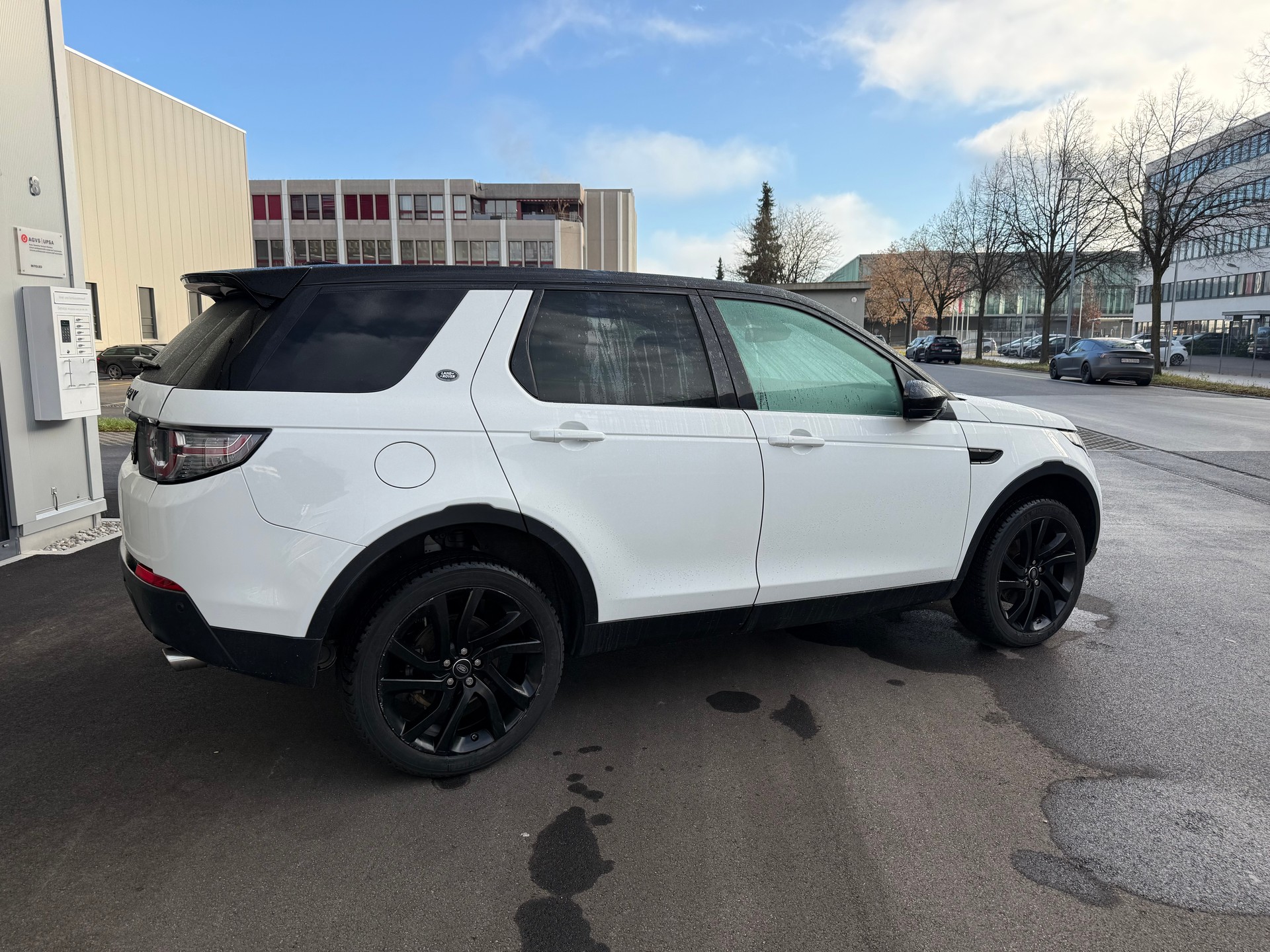 LAND ROVER Discovery Sport 2.0 TD4 SE AT9-image-3