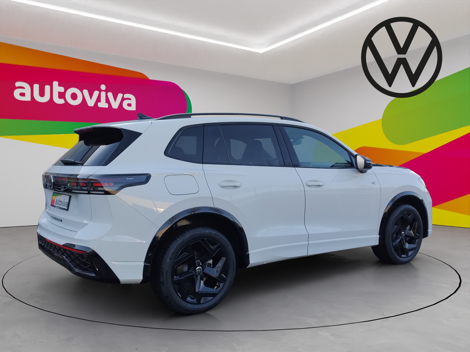 VW Tiguan 2.0 TSI DSG R-Line 4Motion-image-2