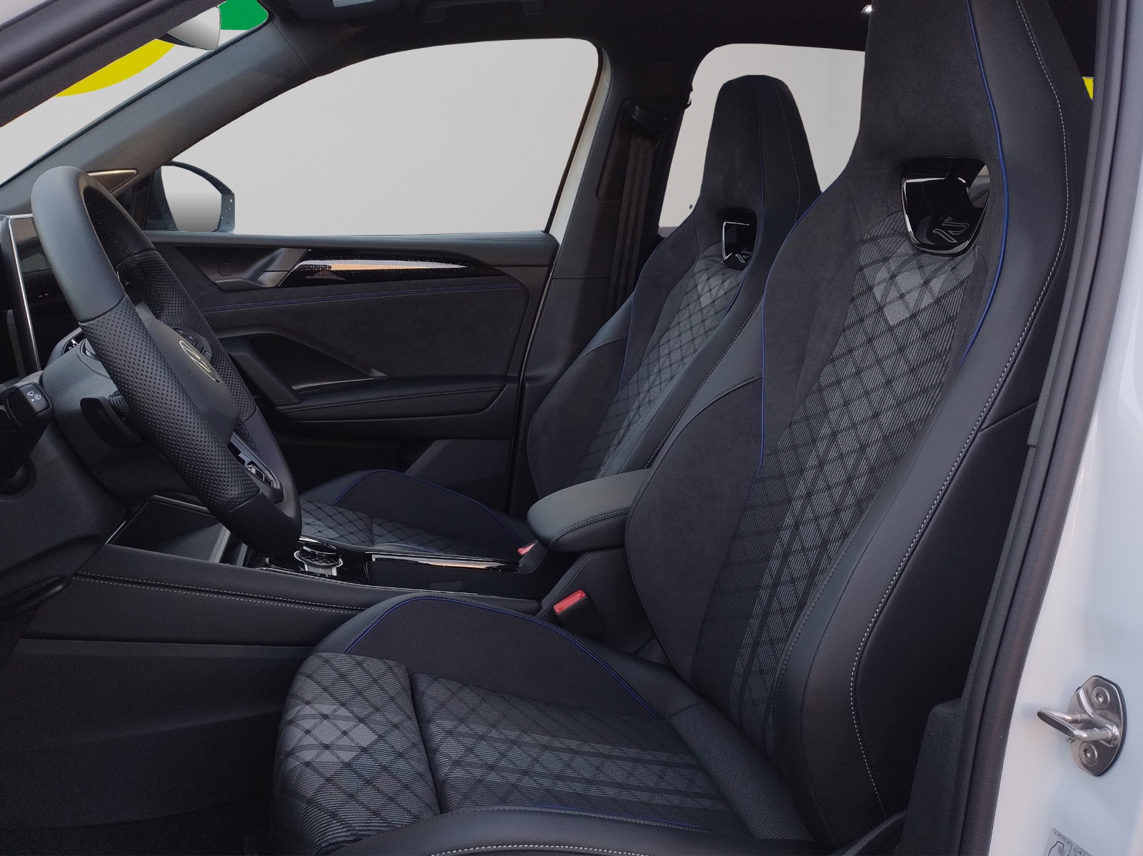 VW Tiguan 2.0 TSI DSG R-Line 4Motion-image-4