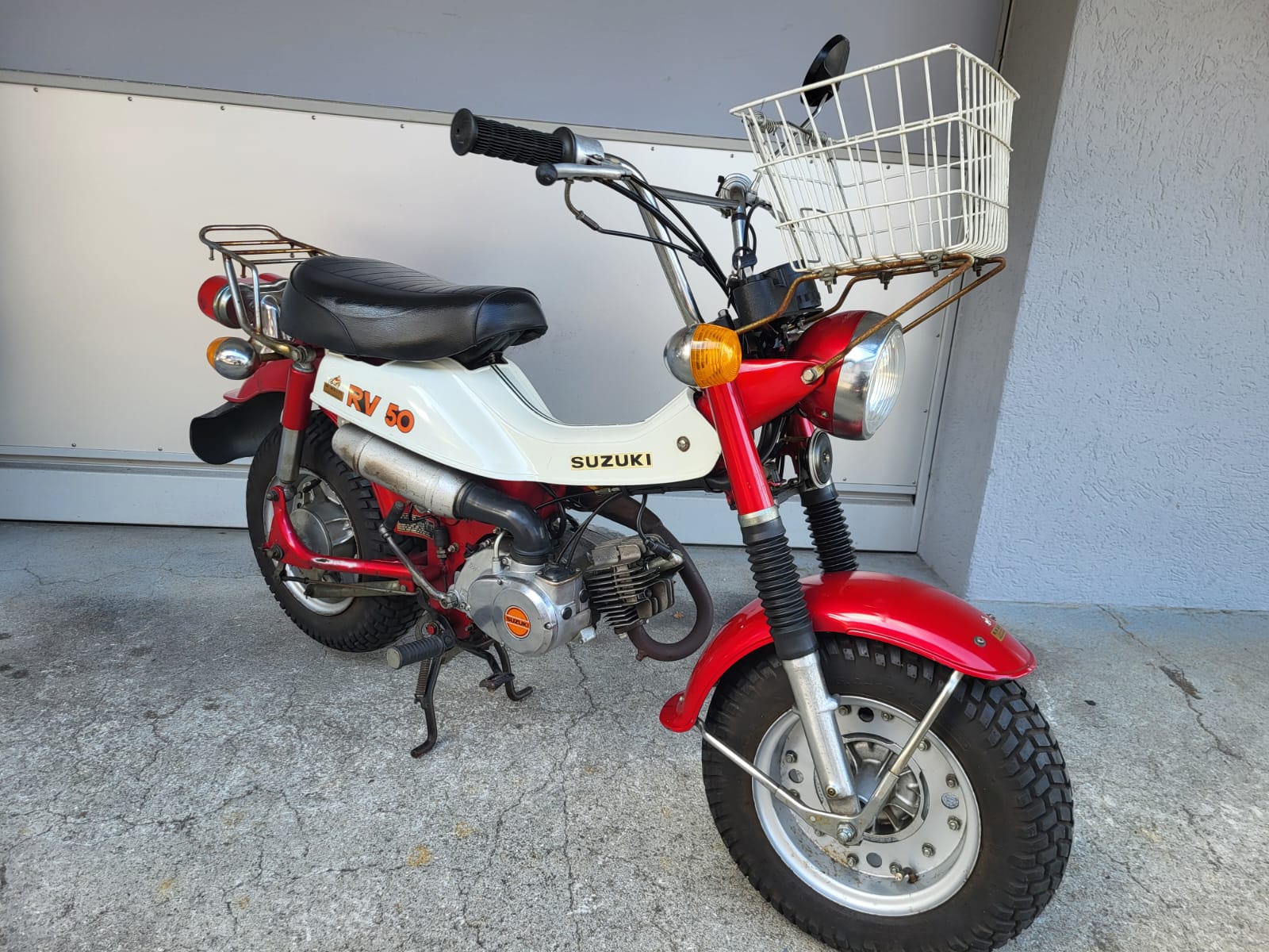 SUZUKI RV50