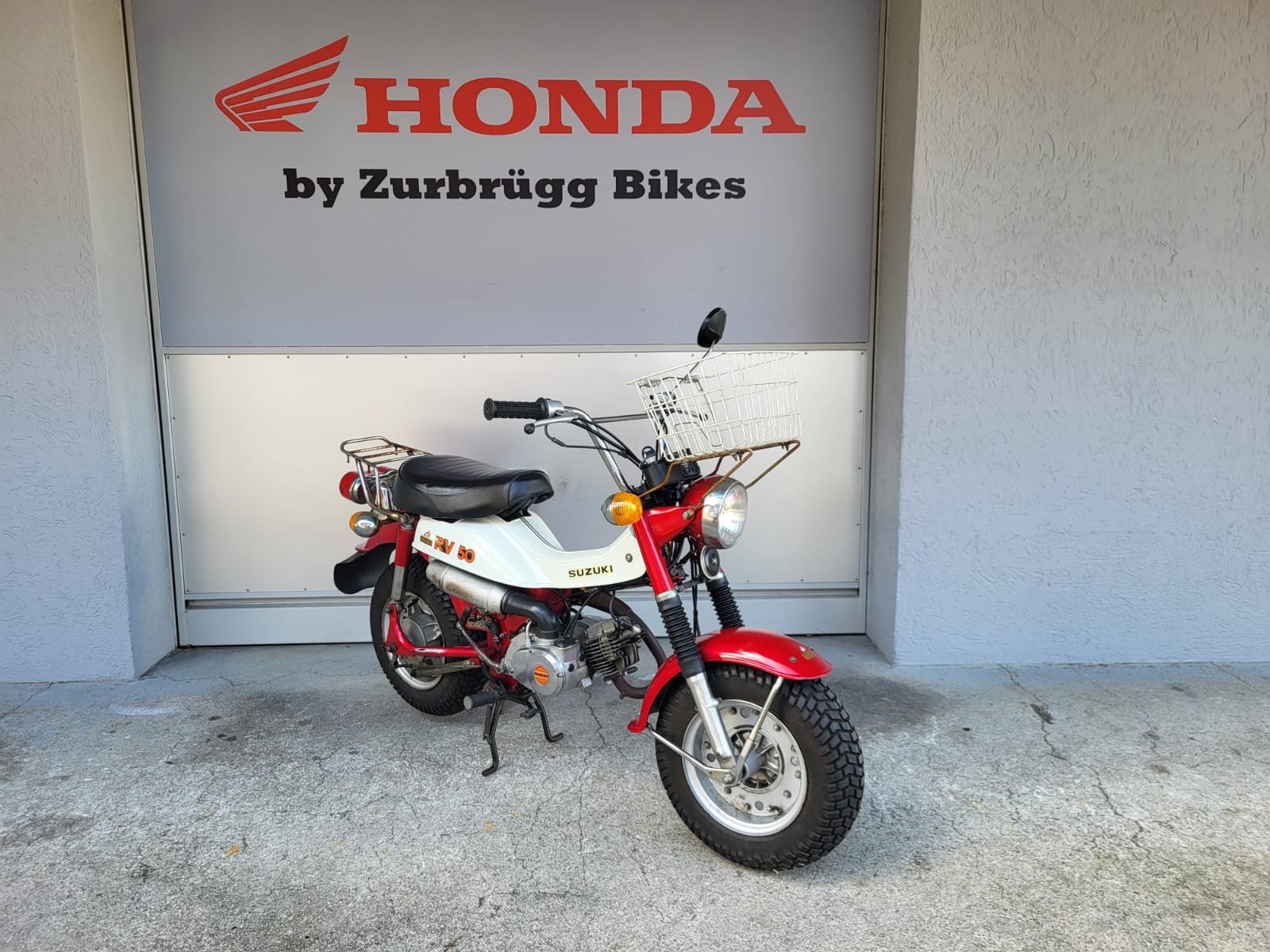 SUZUKI RV50-showroom-element-1