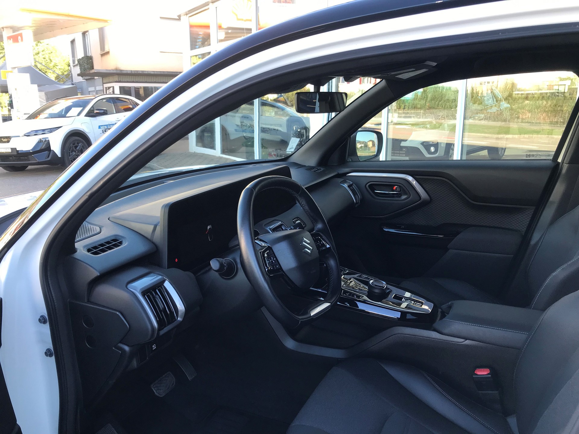 SUZUKI E-Vitara Compact Top 4x4-image-2