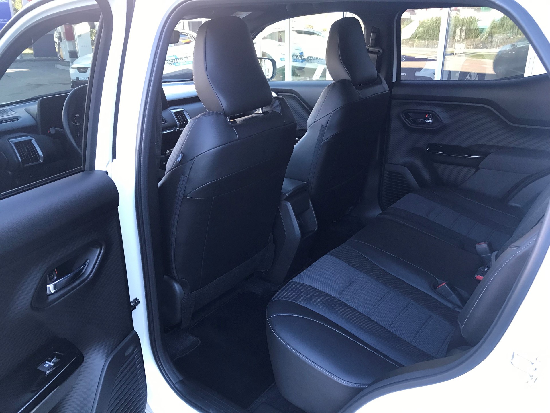 SUZUKI E-Vitara Compact Top 4x4-image-3
