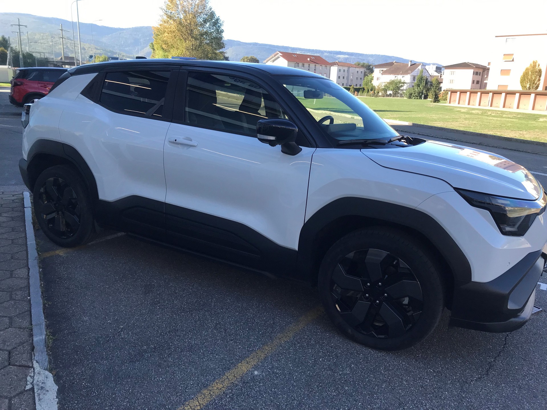 SUZUKI E-Vitara Compact Top 4x4-image-11