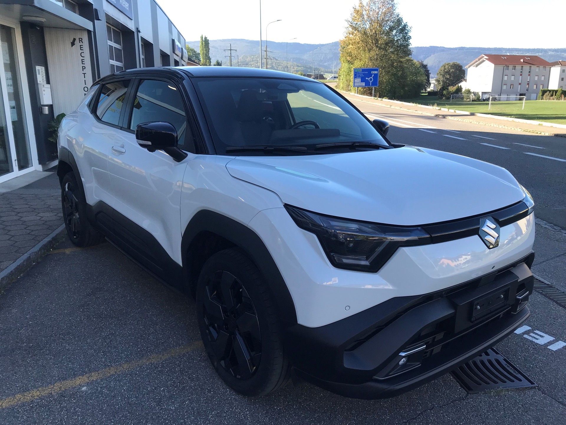 SUZUKI E-Vitara Compact Top 4x4-image-10