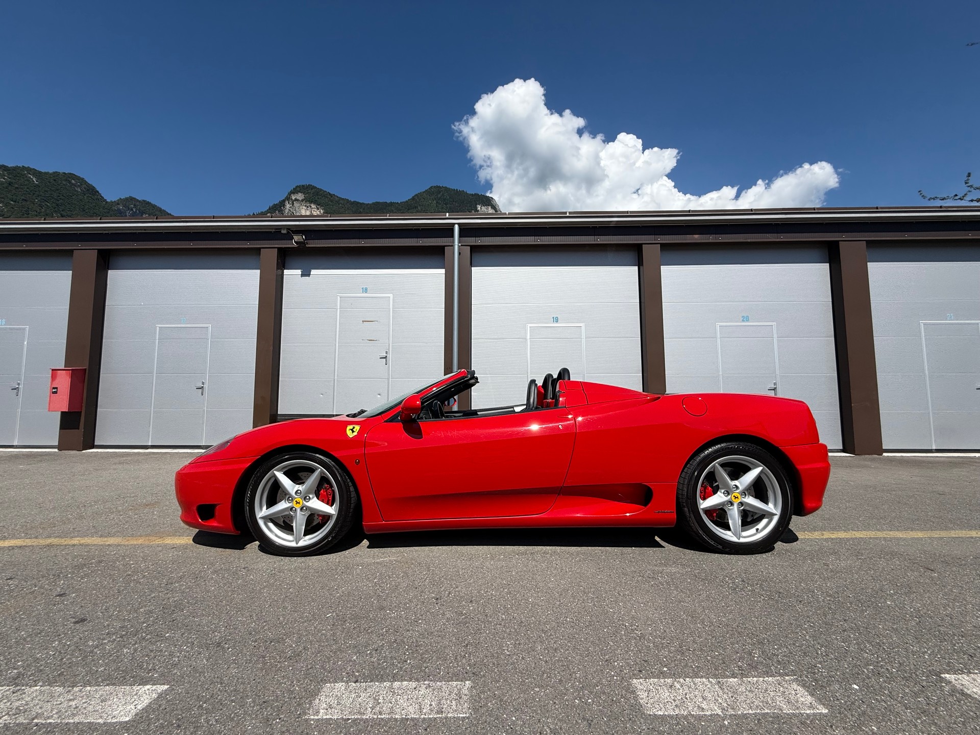 FERRARI F360 Spider-image-2