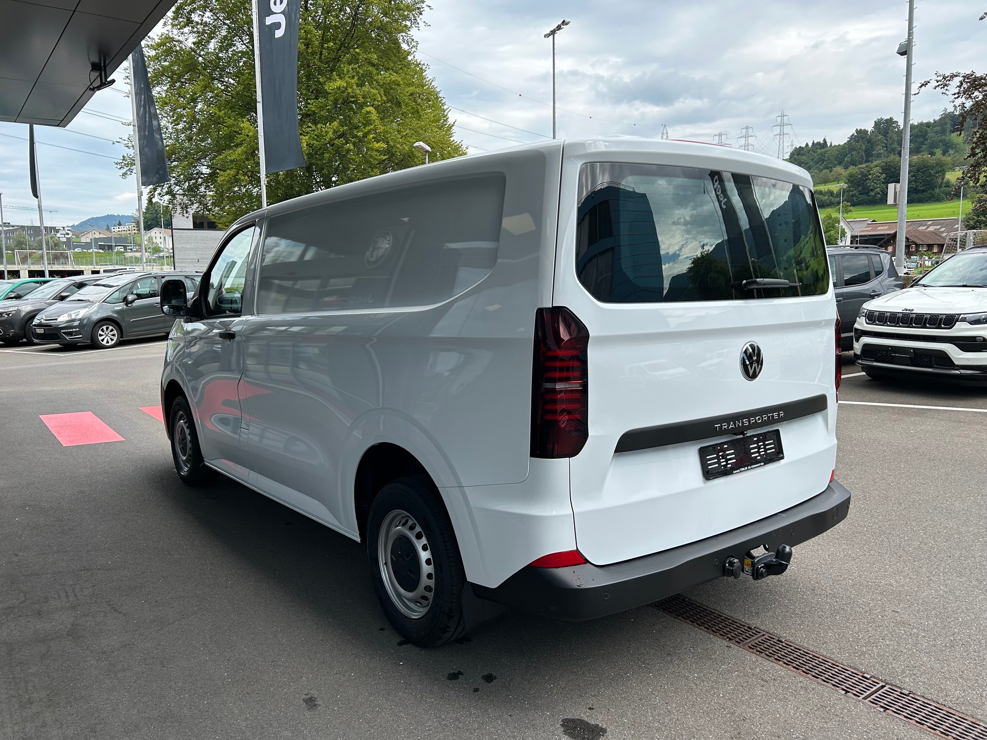 VW Transporter 2.0 TDI-image-8
